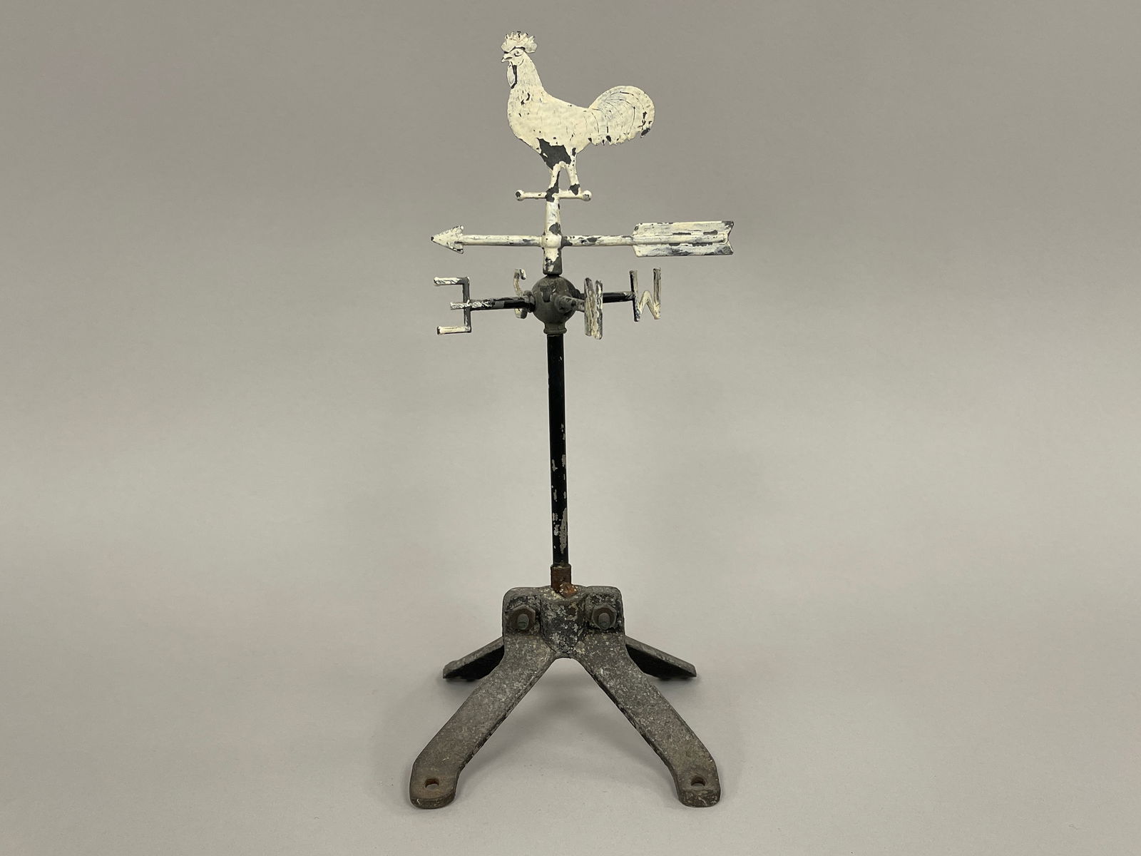 RARE ROOSTER WEATHERVANE: RARE ROOSTER WEATHERVANE Original paint, metal, complete, early 20th C, excellent condition.