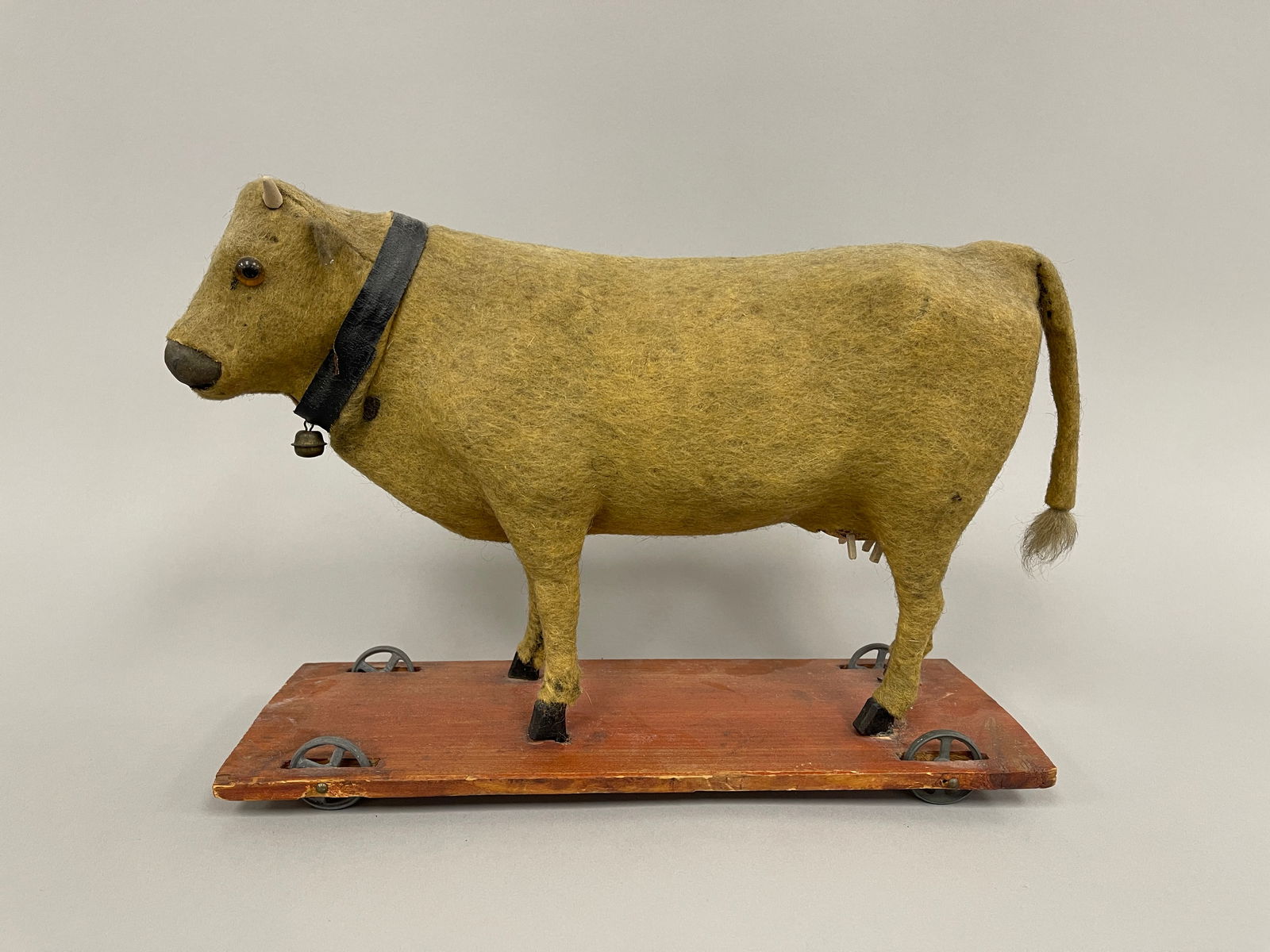 COW PULL TOY (1 of 6)