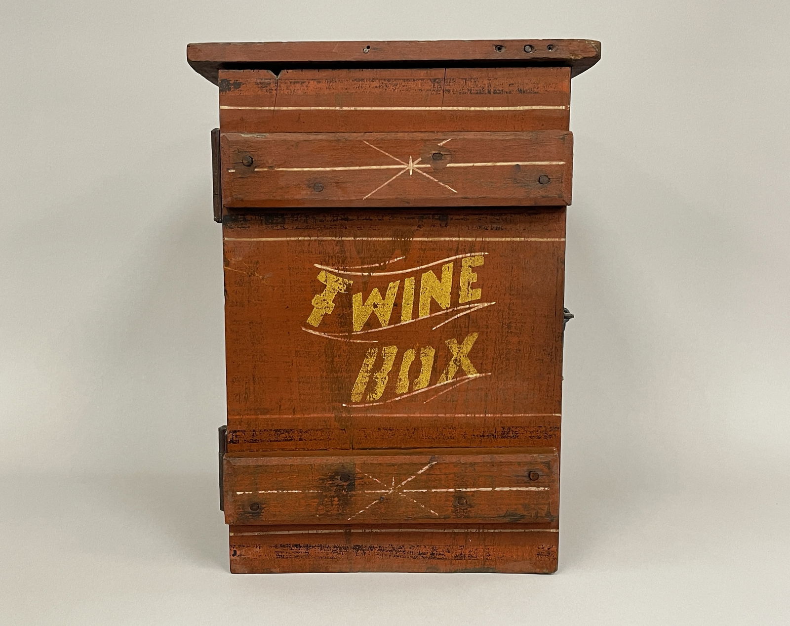 PAINTED TWINE BOX: PAINTED TWINE BOX Original decorated paint, pine, late 19th C, excellent condition.