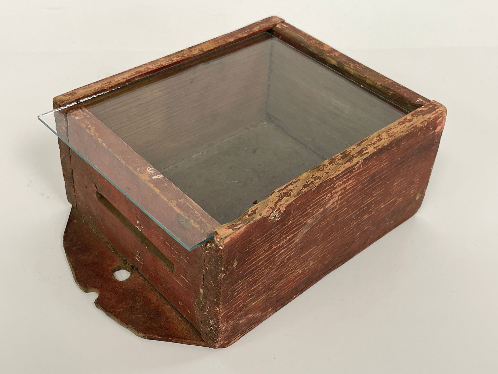 QUEEN BEE BOX IN EARLY RED - 4