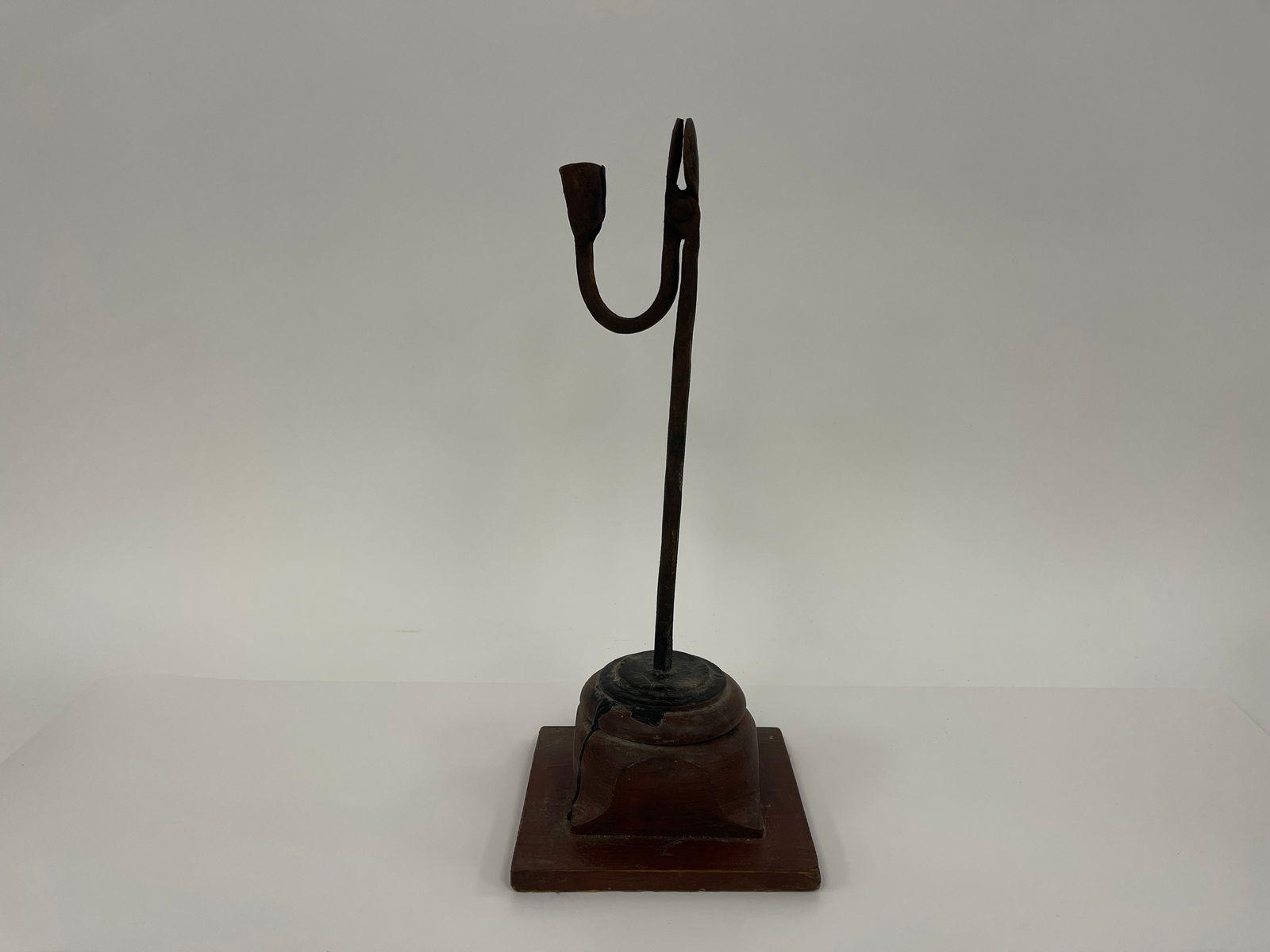 INTERESTING EARLY 18THC RED BASED RUSH LIGHT W/ CANDLE SOCKET: INTERESTING EARLY 18THC RED BASED RUSH LIGHT W/ CANDLE SOCKET