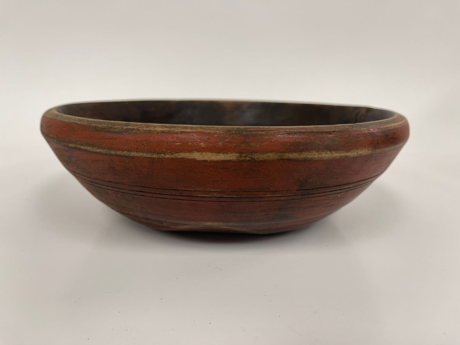 BEEHIVE BOWL OF DIMINUTIVE SIZE IN WORN RED PAINT (1 of 5)