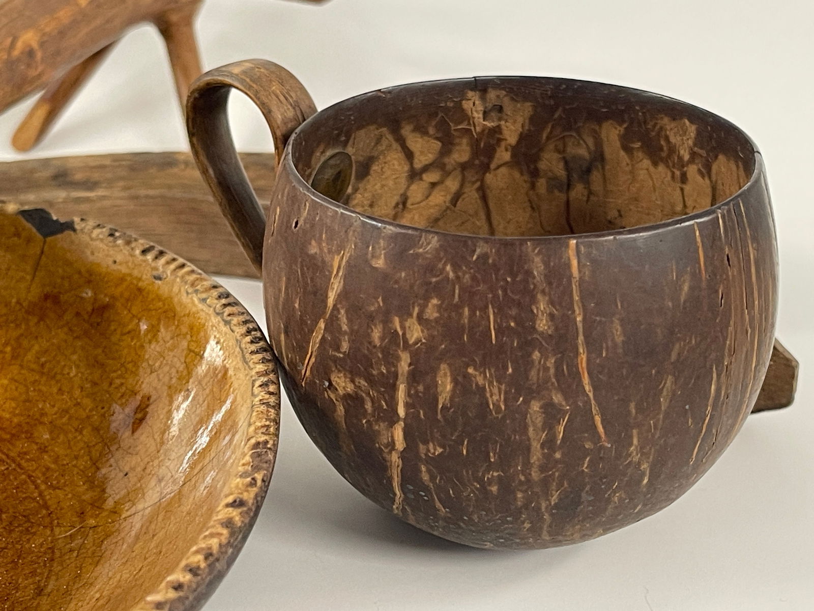 LOT MISC COUNTRY ITEMS - 3