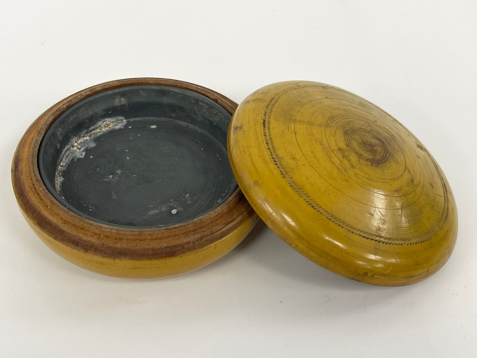 CHROME YELLOW SHAKER COMPACT - 3