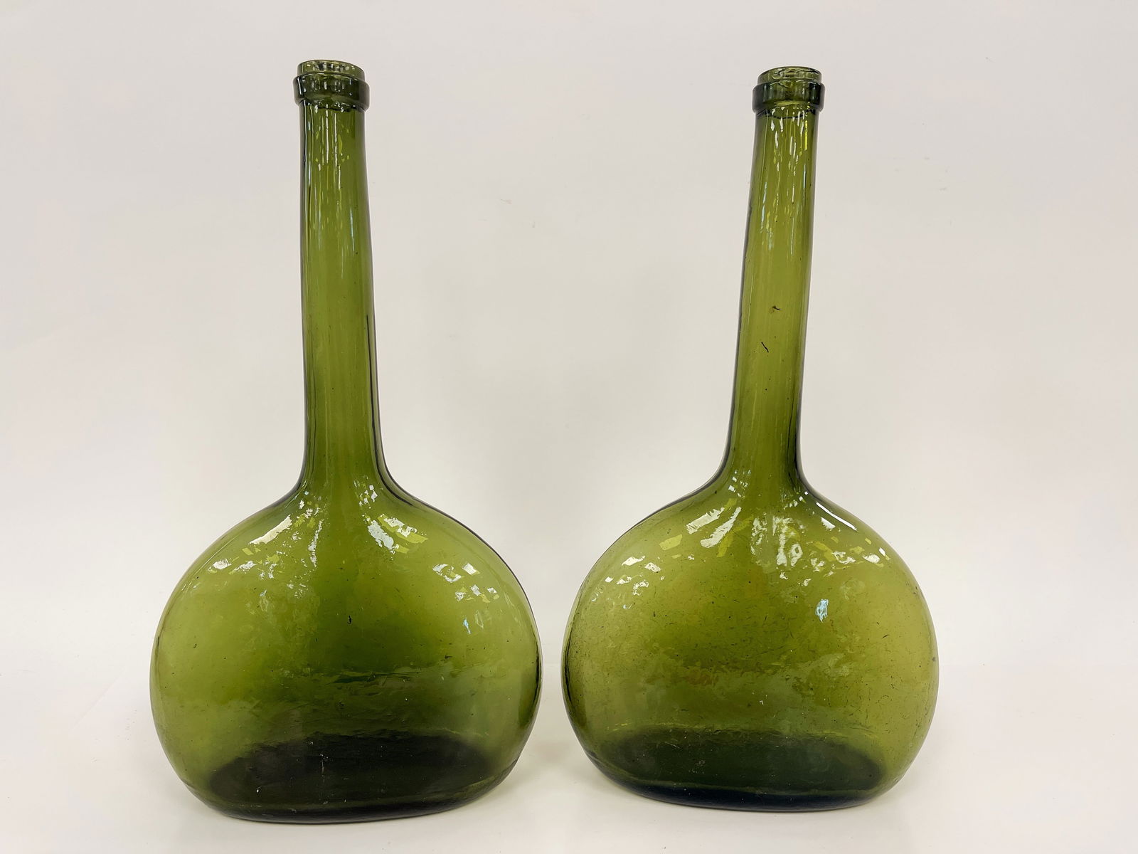 TALL STEM CHESTNUT BOTTLES , MOLD BLOWN APPLIED STRING LIP NECK , PRETTY BUBBLED GLASS (1 of 4)