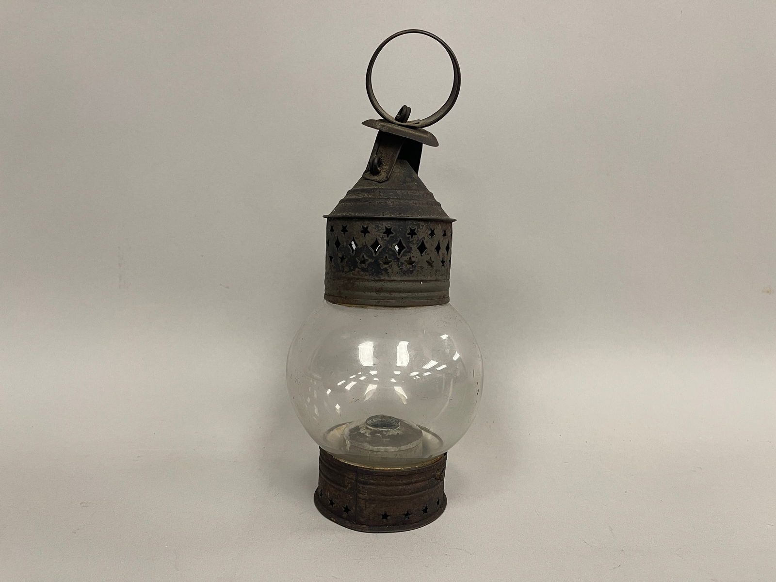 SMALL TIN ONION LANTERN: SMALL TIN ONION LANTERN
