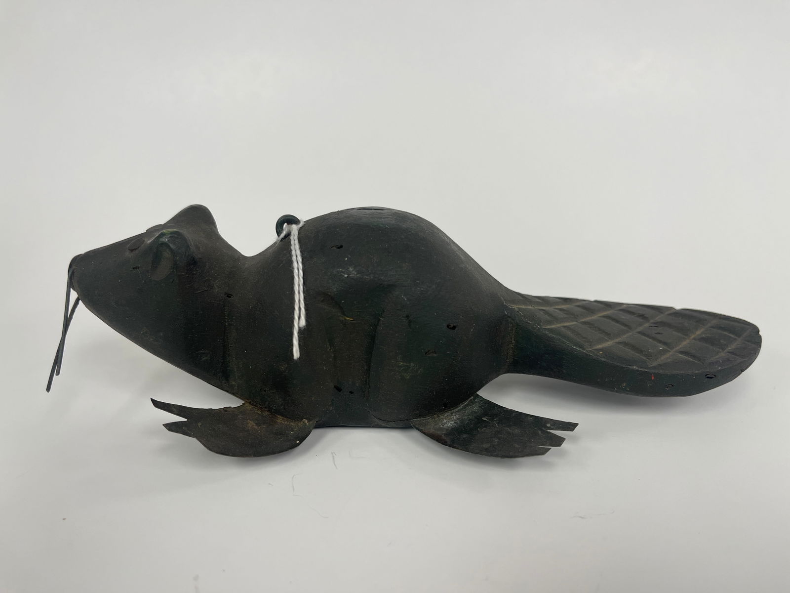 FOLK ART PAINTED FISH DECOY BEAVER: FOLK ART PAINTED FISH DECOY BEAVER