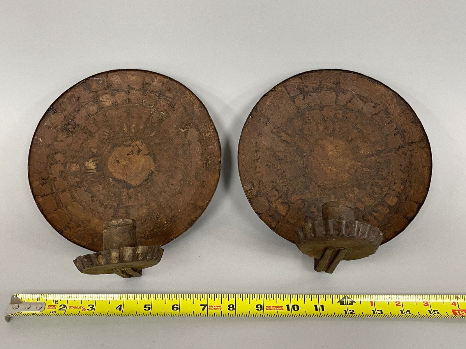 PR ROUND SHEET IRON DECORATIVE ONE-SOCKET CANDLE SCONCES (1 of 5)