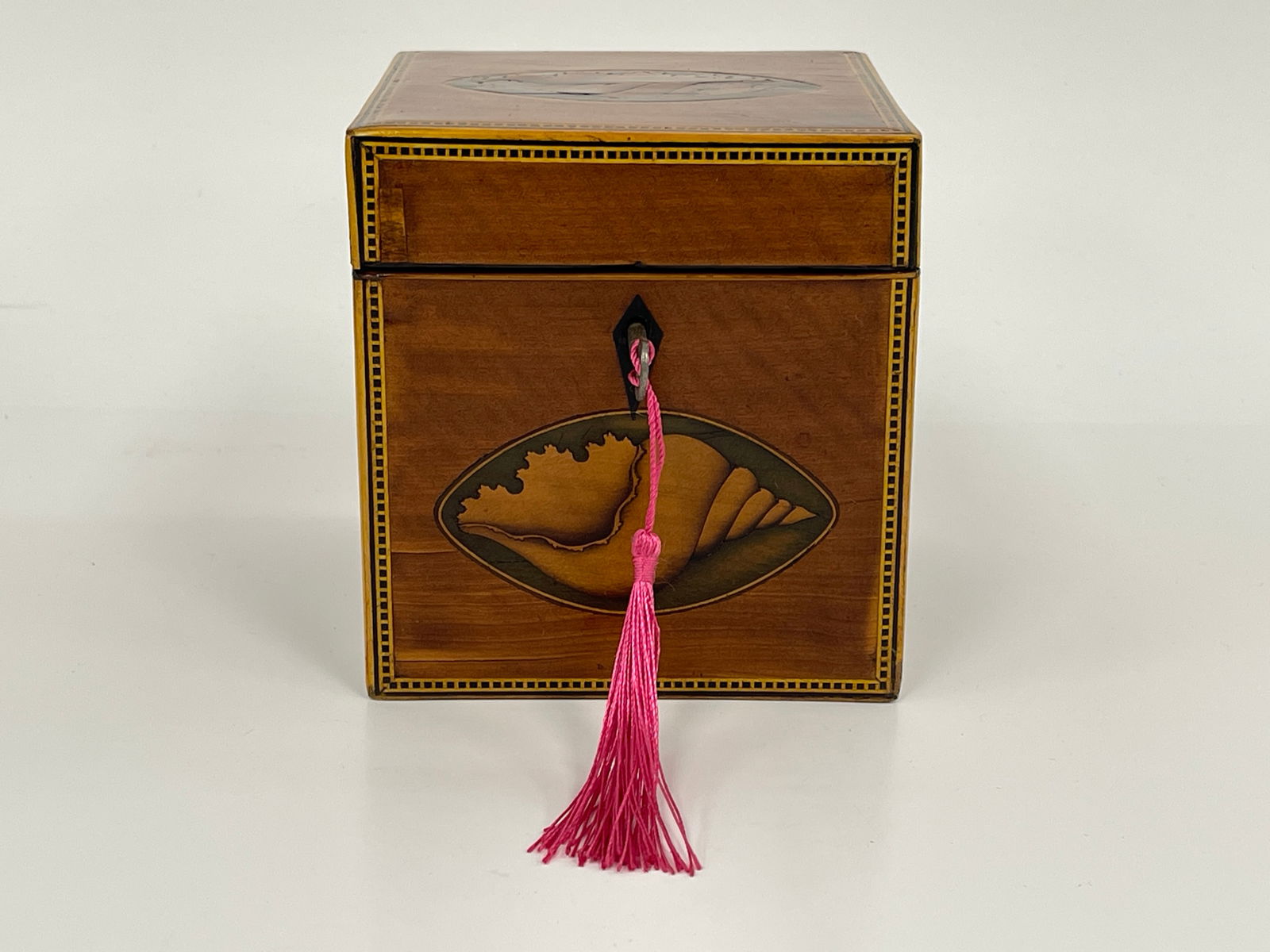 19TH C SQUARE SATINWOOD CONCH SHELL INLAY: 19TH C SQUARE SATINWOOD CONCH SHELL INLAY 4.5"X4.5"X5"