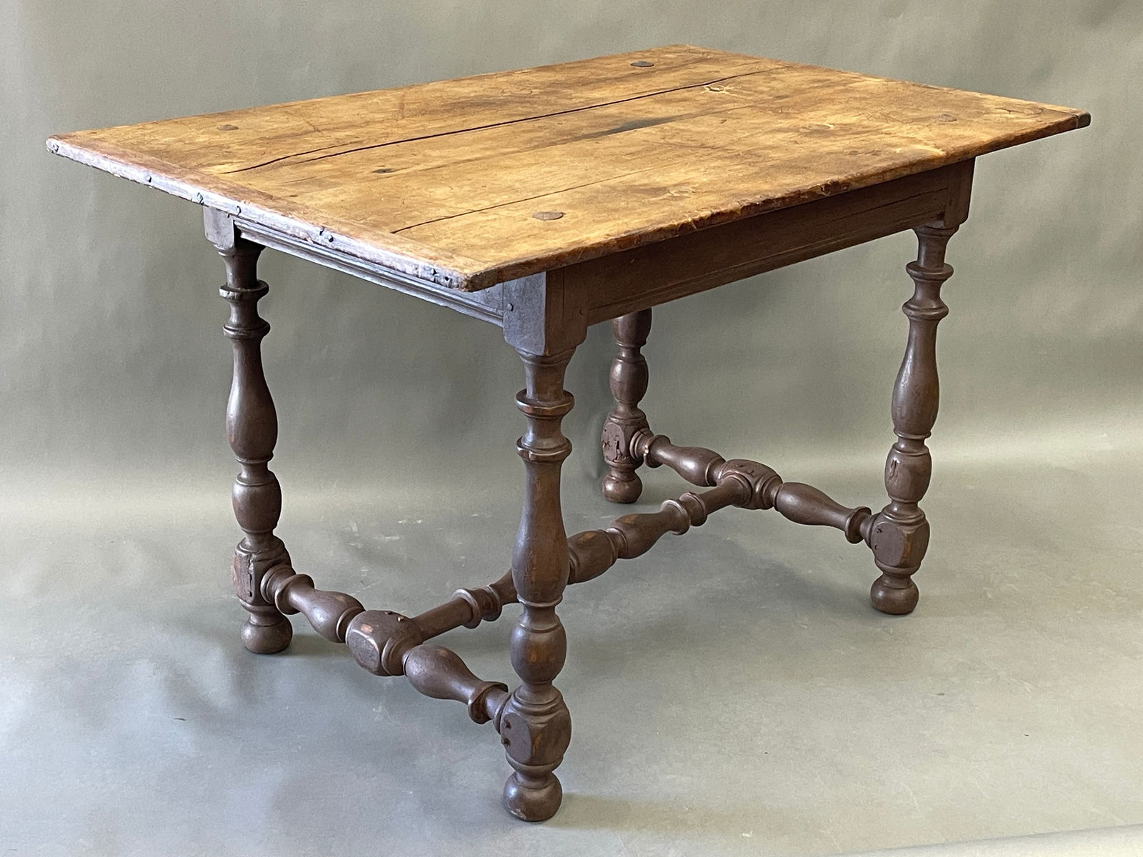 AMERICAN LATE 17TH C TEA TABLE - 3
