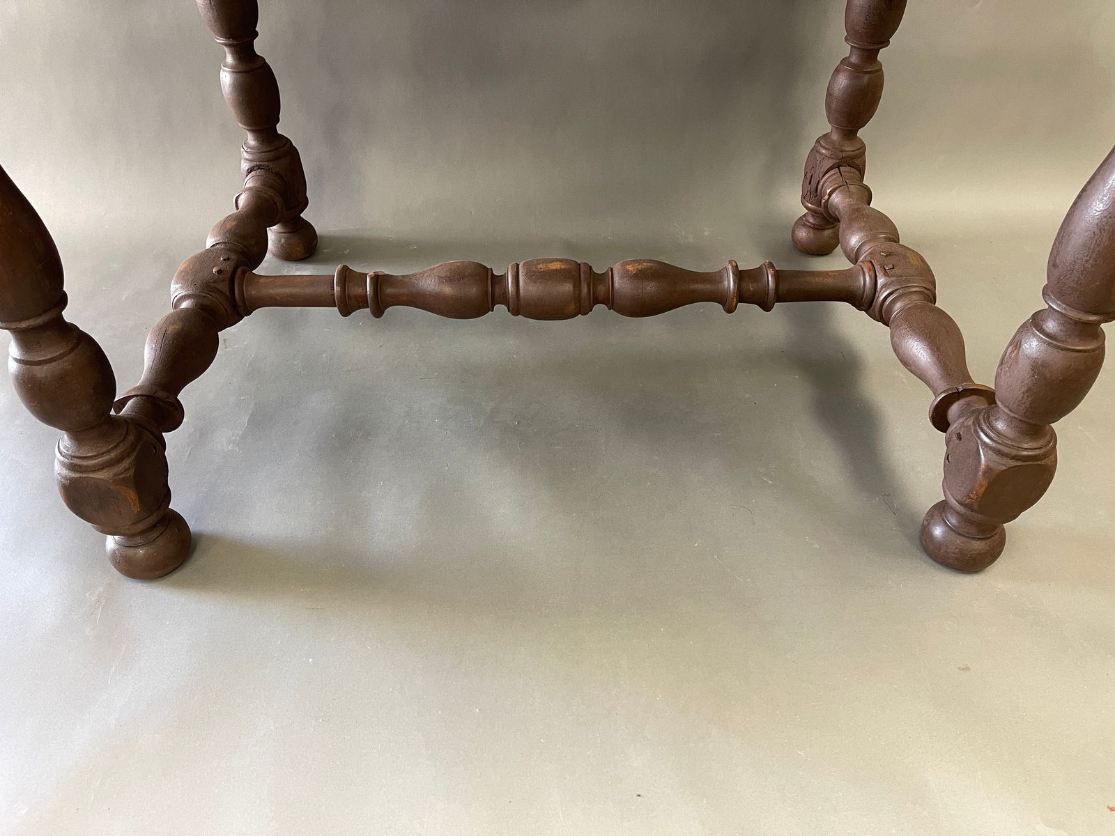 AMERICAN LATE 17TH C TEA TABLE - 7