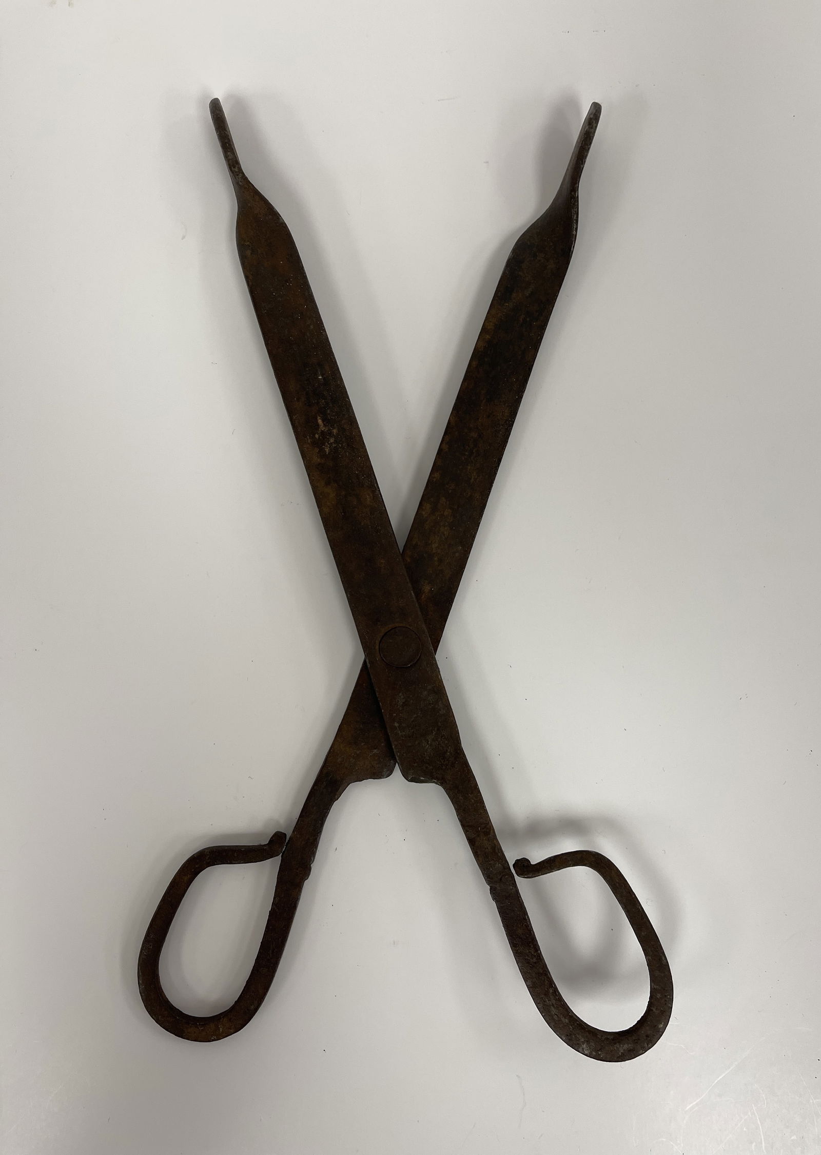 LATE 17TH C BLACKSMITH FORGED EMBER TONGS: LATE 17TH C BLACKSMITH FORGED EMBER TONGS