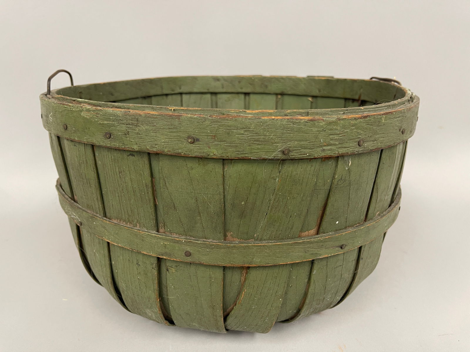 APPLE BASKET: APPLE BASKET