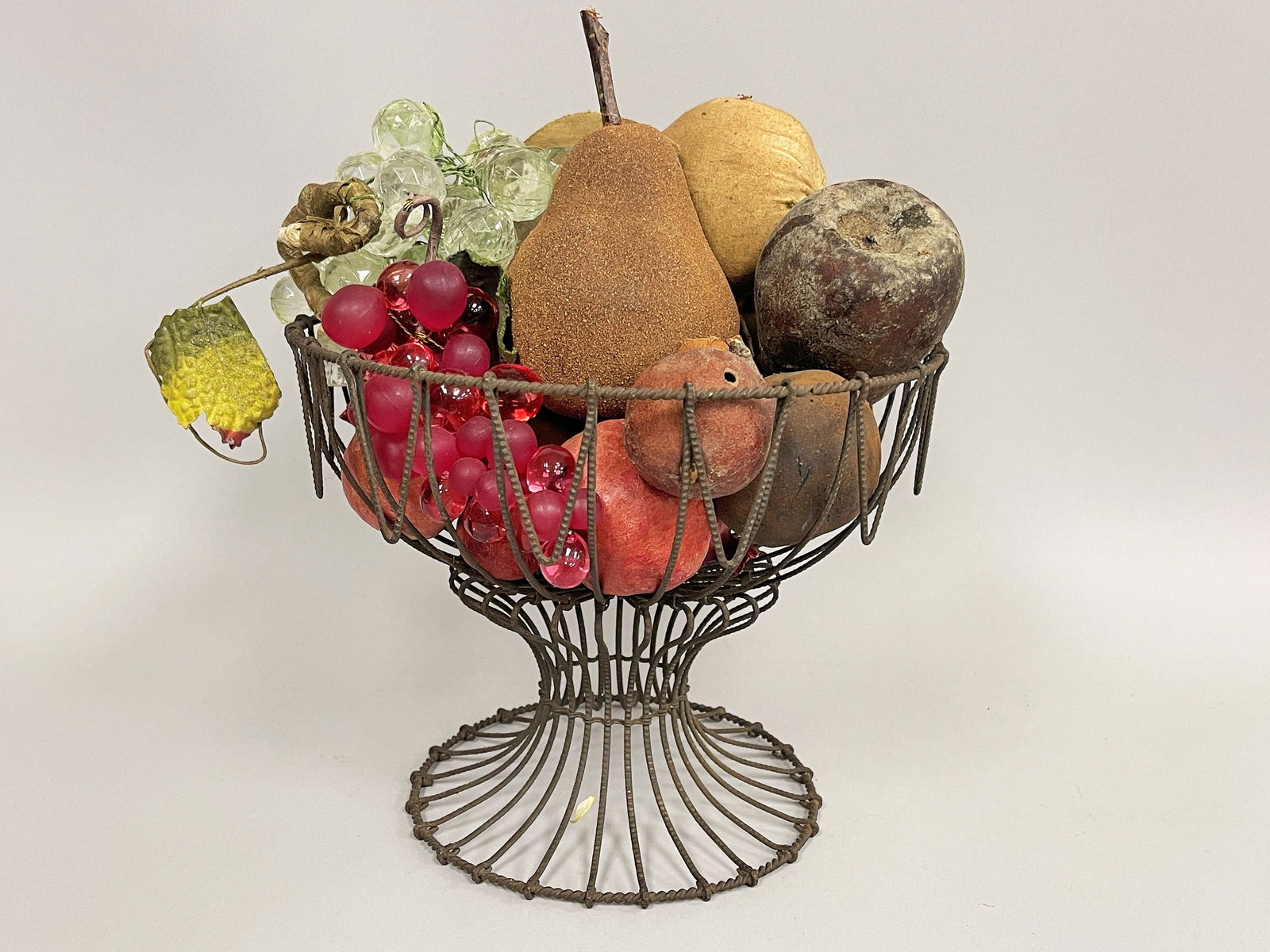 WIRE BASKET W/ FRUIT: WIRE BASKET W/ FRUIT