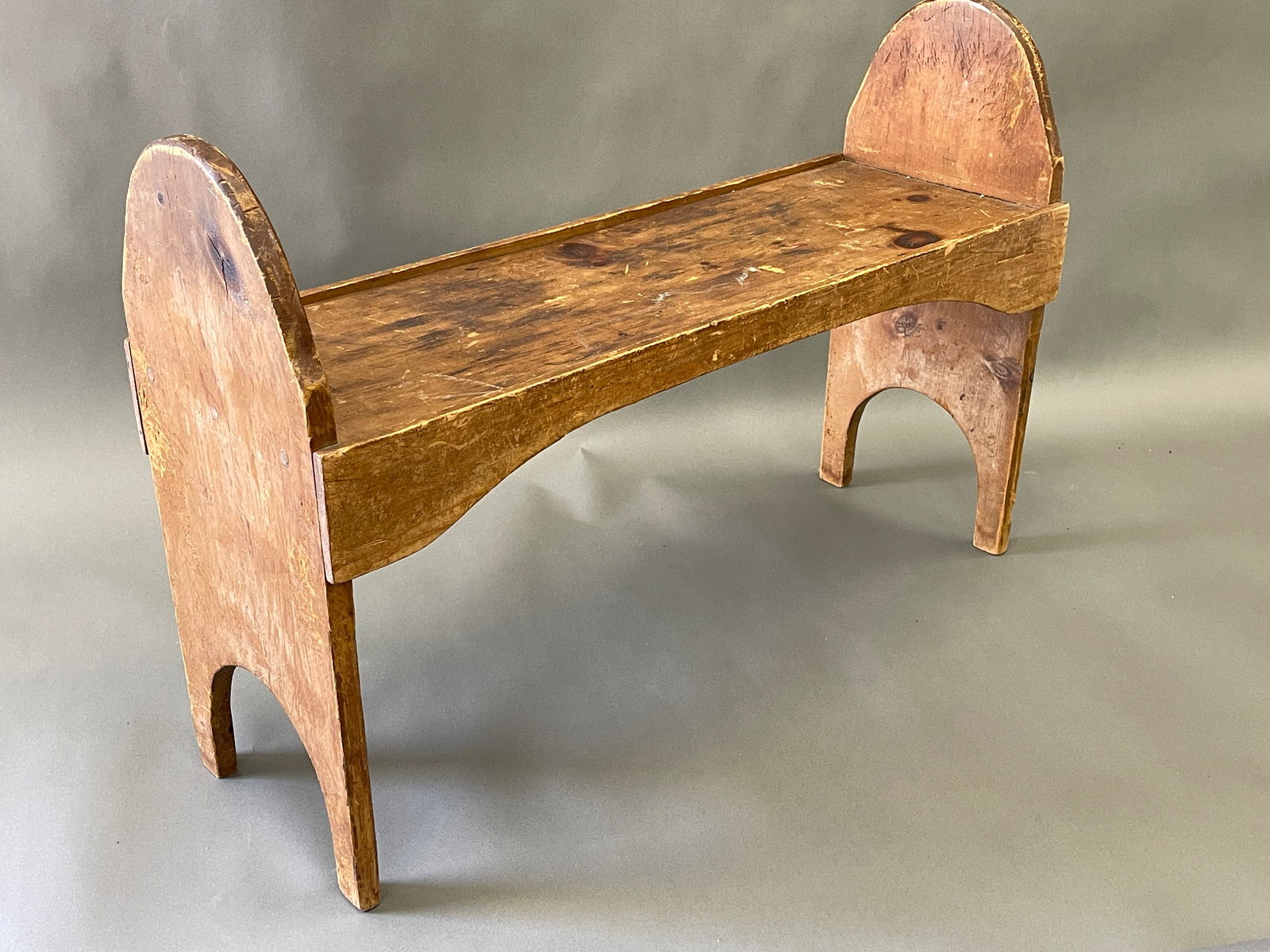 PEGGED STAND: PEGGED STAND