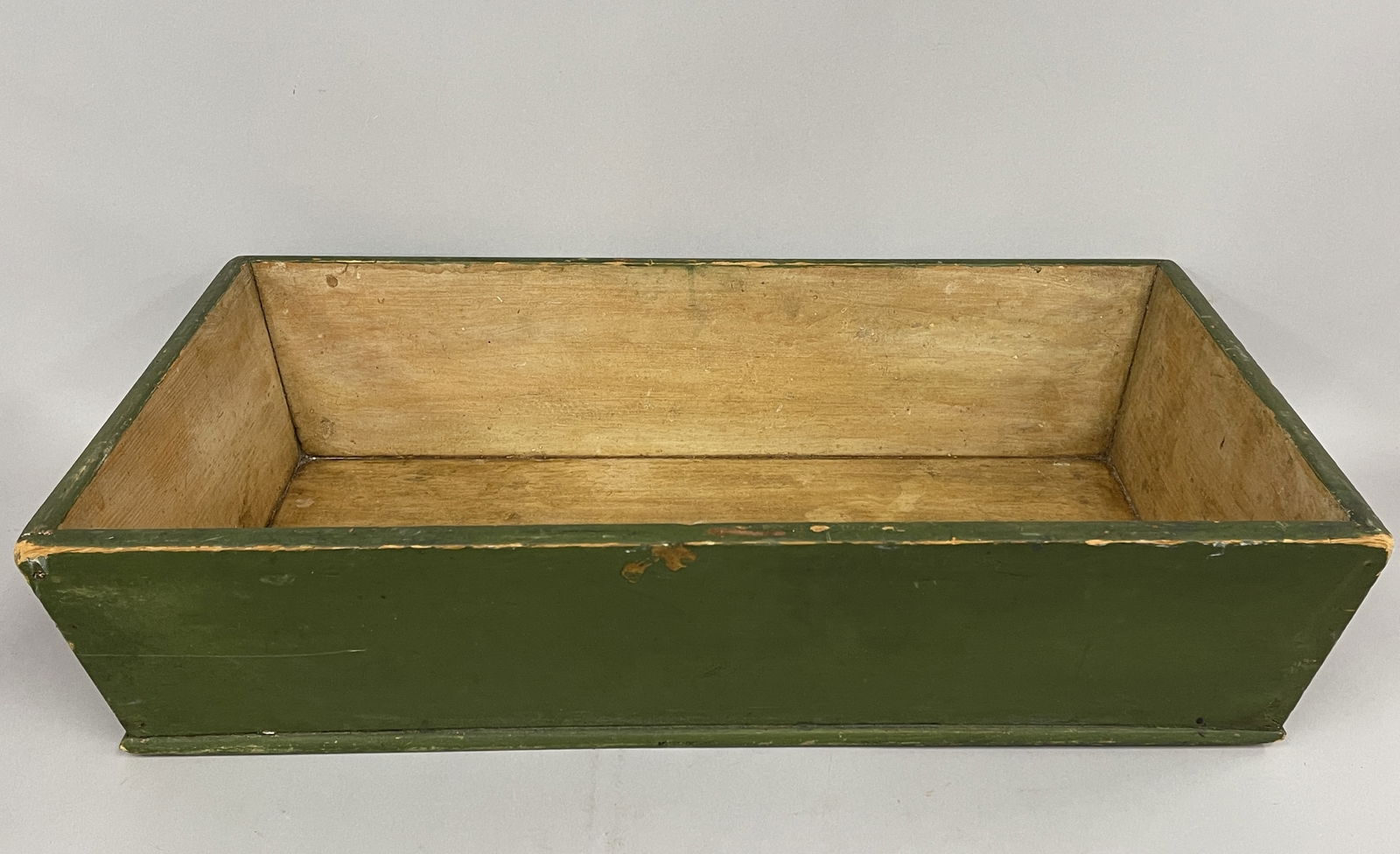 GREEN PAINTED APPLE BOX: GREEN PAINTED APPLE BOX