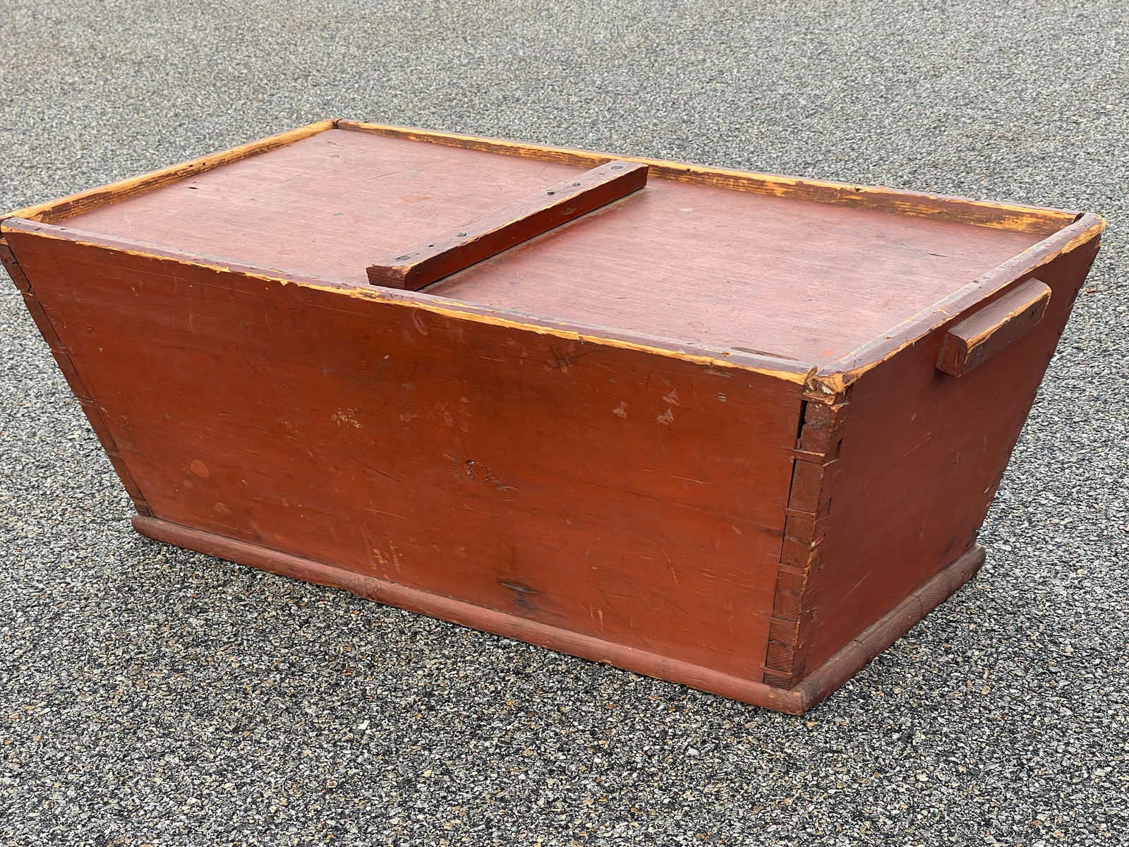 RED COVERED DOUGH BOX - 3