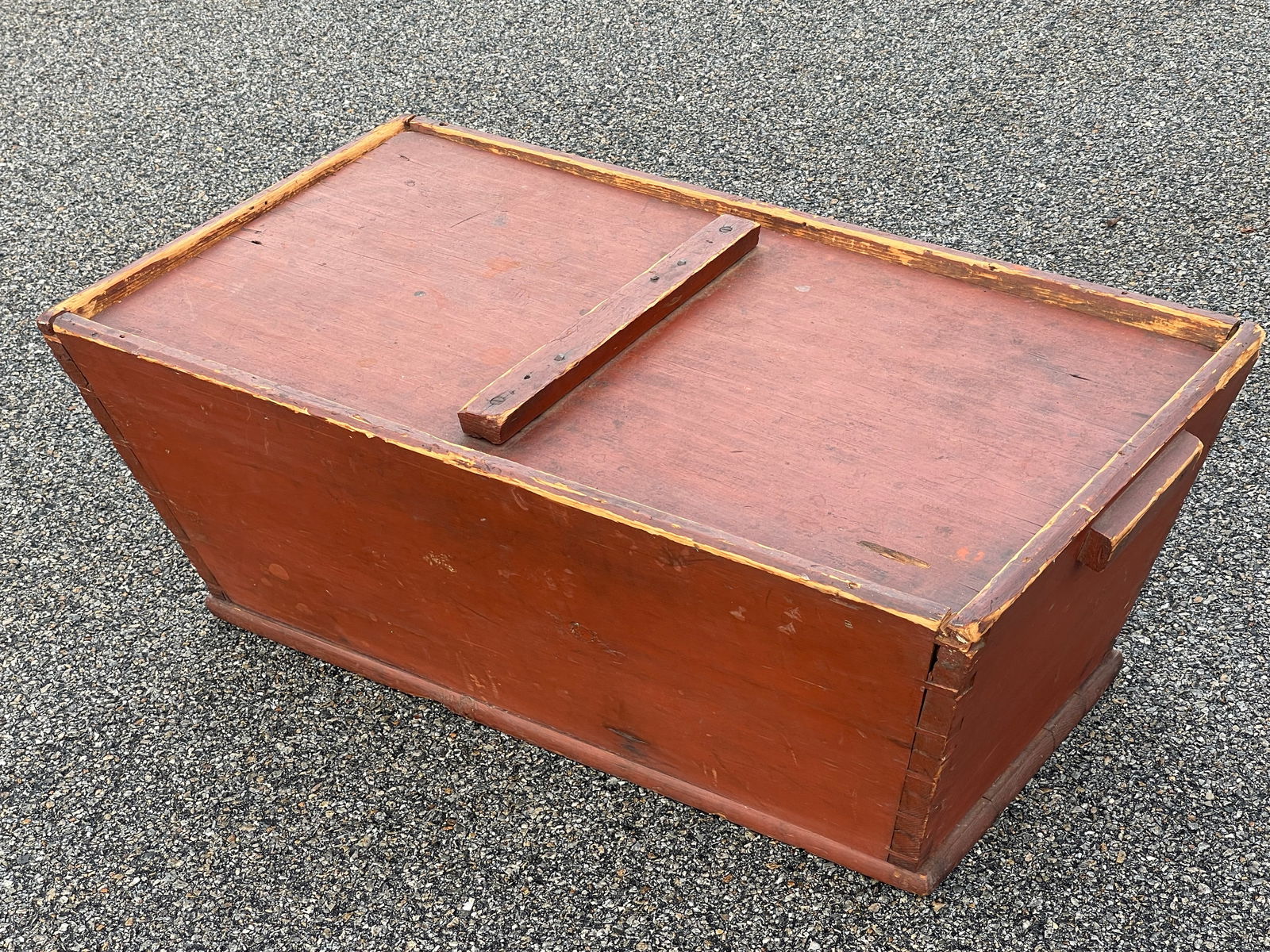 RED COVERED DOUGH BOX - 4