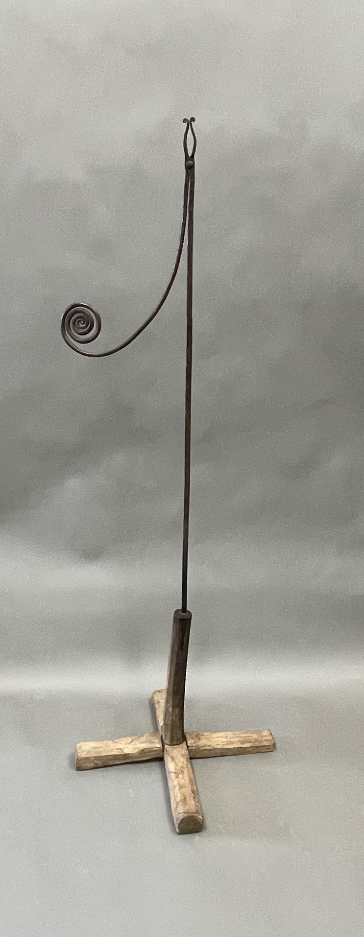 17TH-18THC WOODEN X BASED FLOOR STANDING RUSH LIGHT: 17TH-18THC WOODEN X BASED FLOOR STANDING RUSH LIGHT