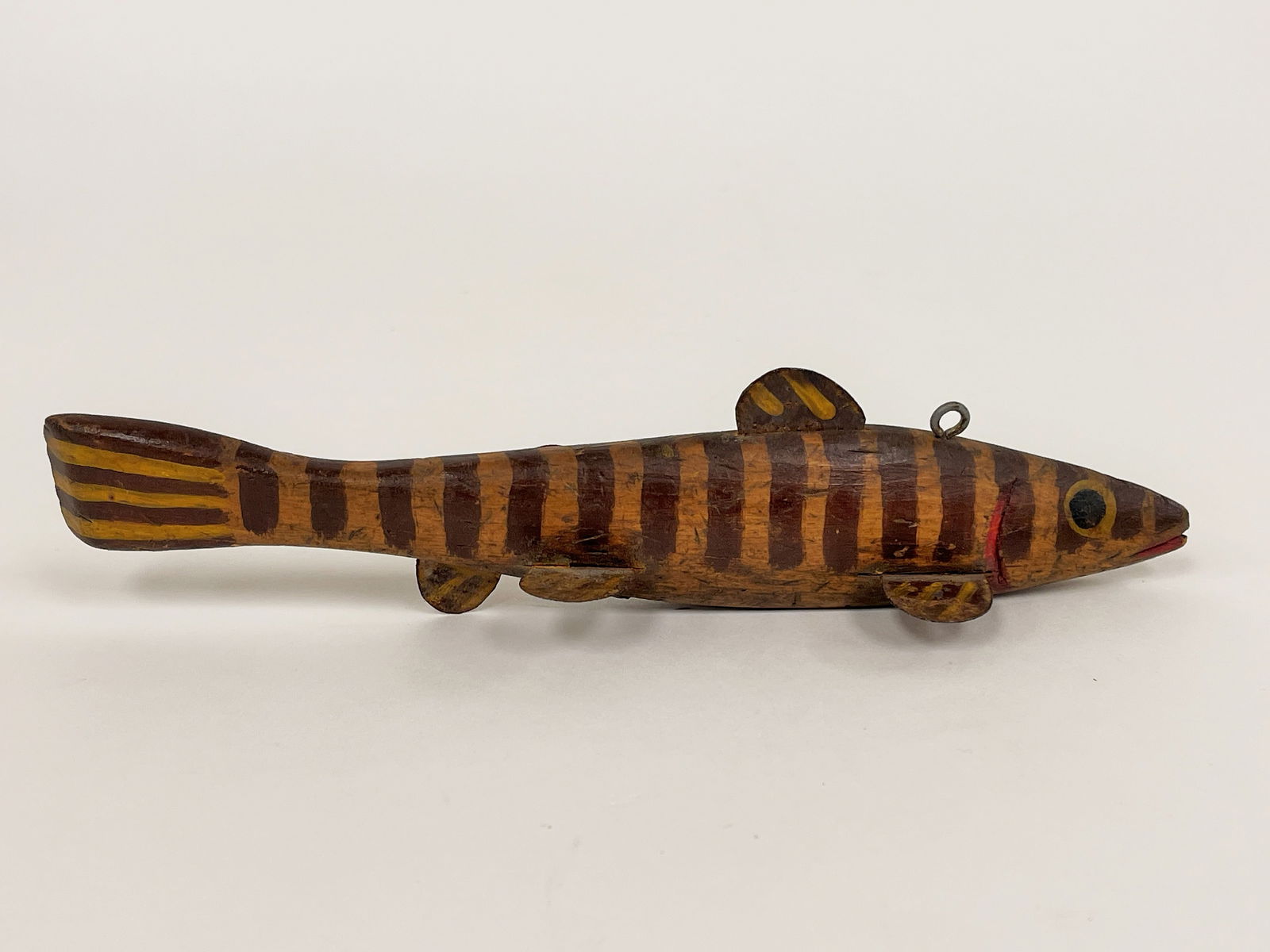 FOLK ART PAINTED ANTIQUE FISH DECOY (1 of 4)
