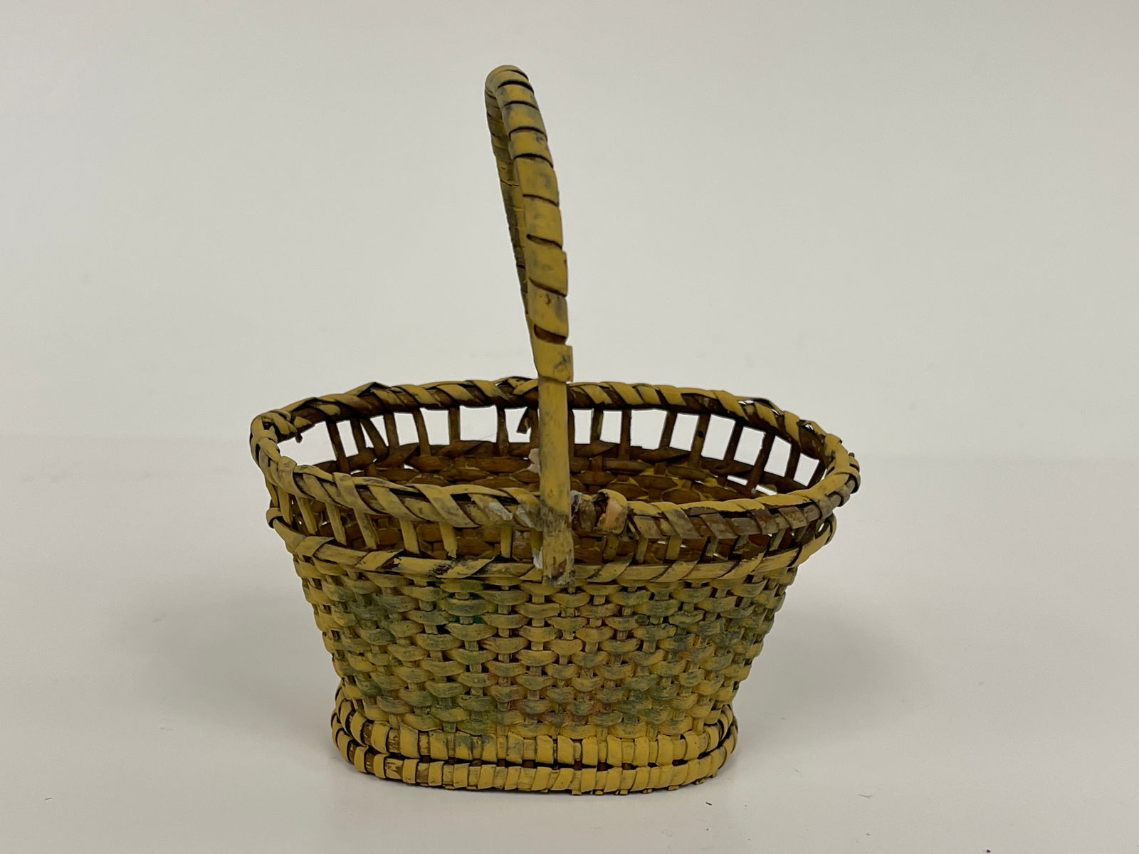 SWEET LITTLE MINIATURE CHROME YELLOW FLOWER BASKET: SWEET LITTLE MINIATURE CHROME YELLOW FLOWER BASKET