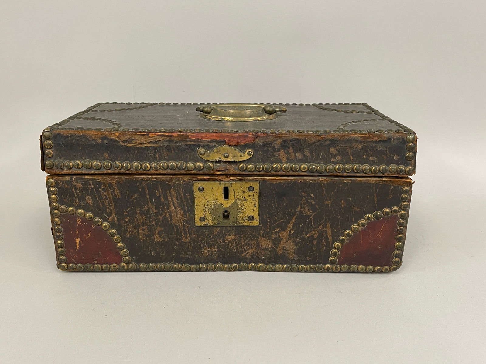 BOSTON BOX W/ LABEL PERIOD PULL: BOSTON BOX W/ LABEL PERIOD PULL