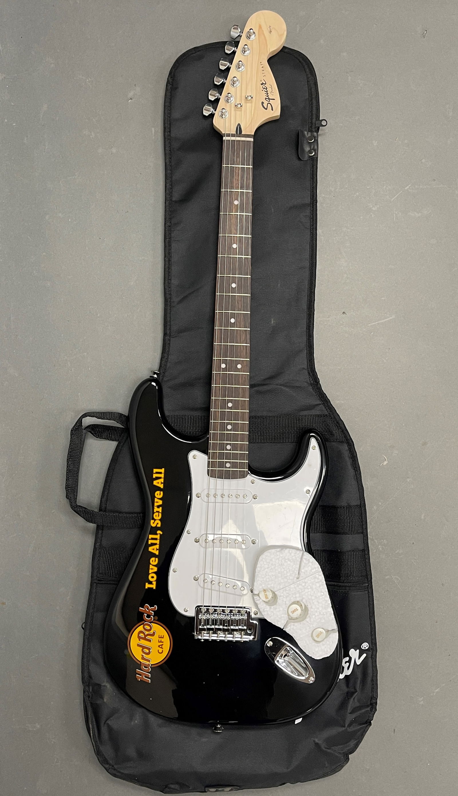 BRAND NEW FENDER STRATOCASTER GUITAR (1 of 6)