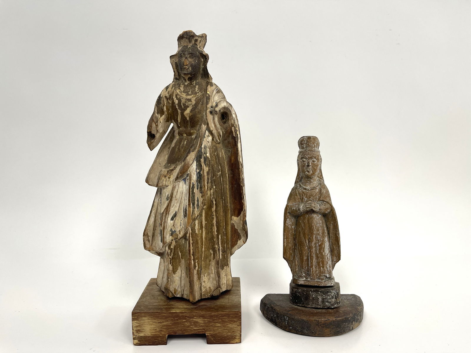 TWO EARLY SANTOS: TWO EARLY SANTOS