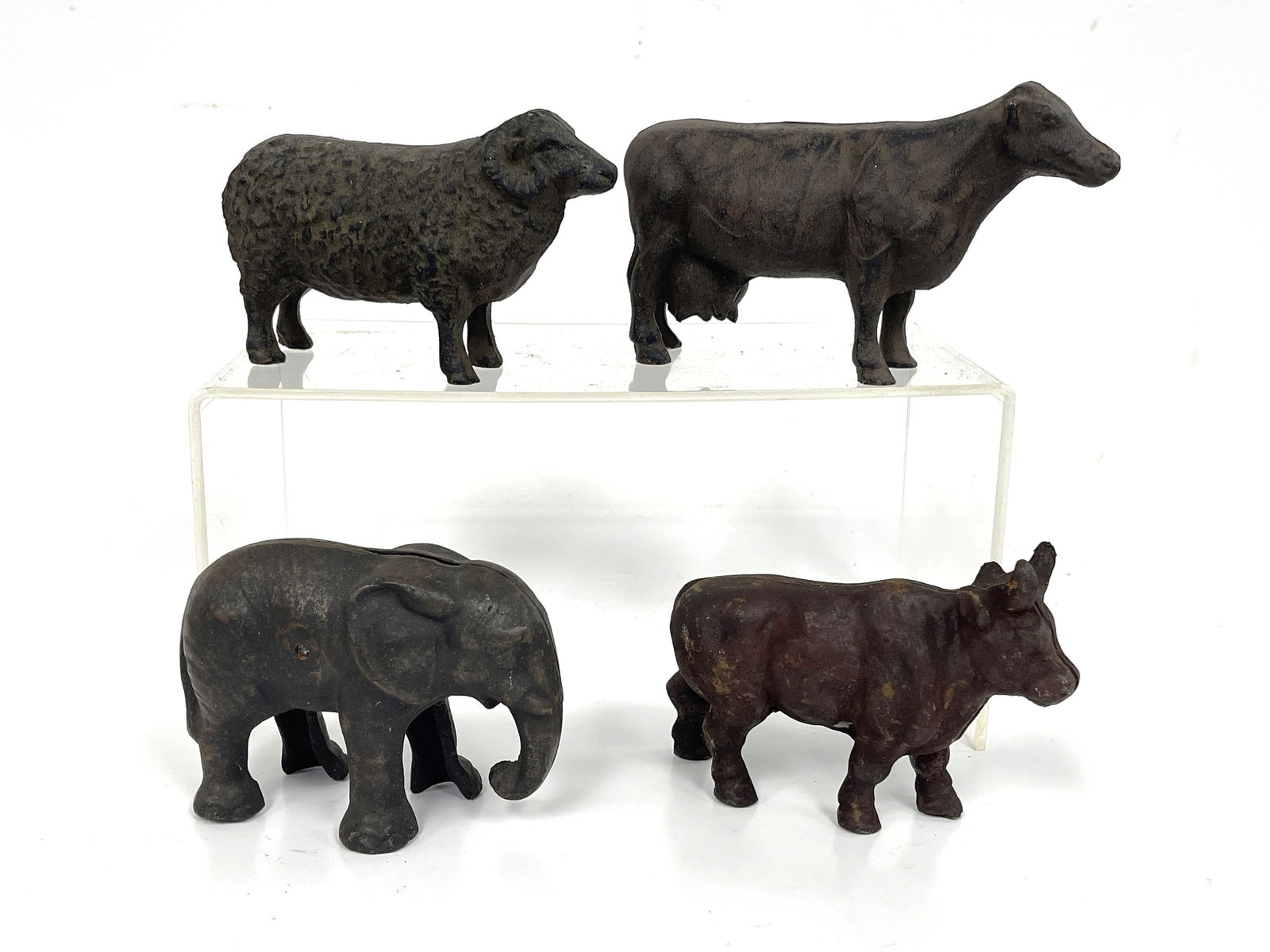 FOUR ITEMS ANIMALS , ONE IS BANK: FOUR ITEMS ANIMALS , ONE IS BANK