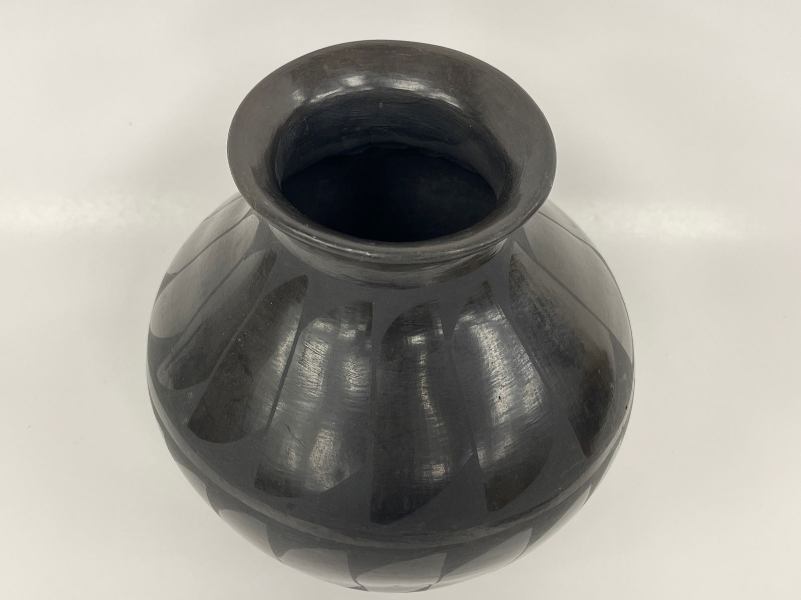 NATIVE AMERICAN BLACKWARE VASE - 3
