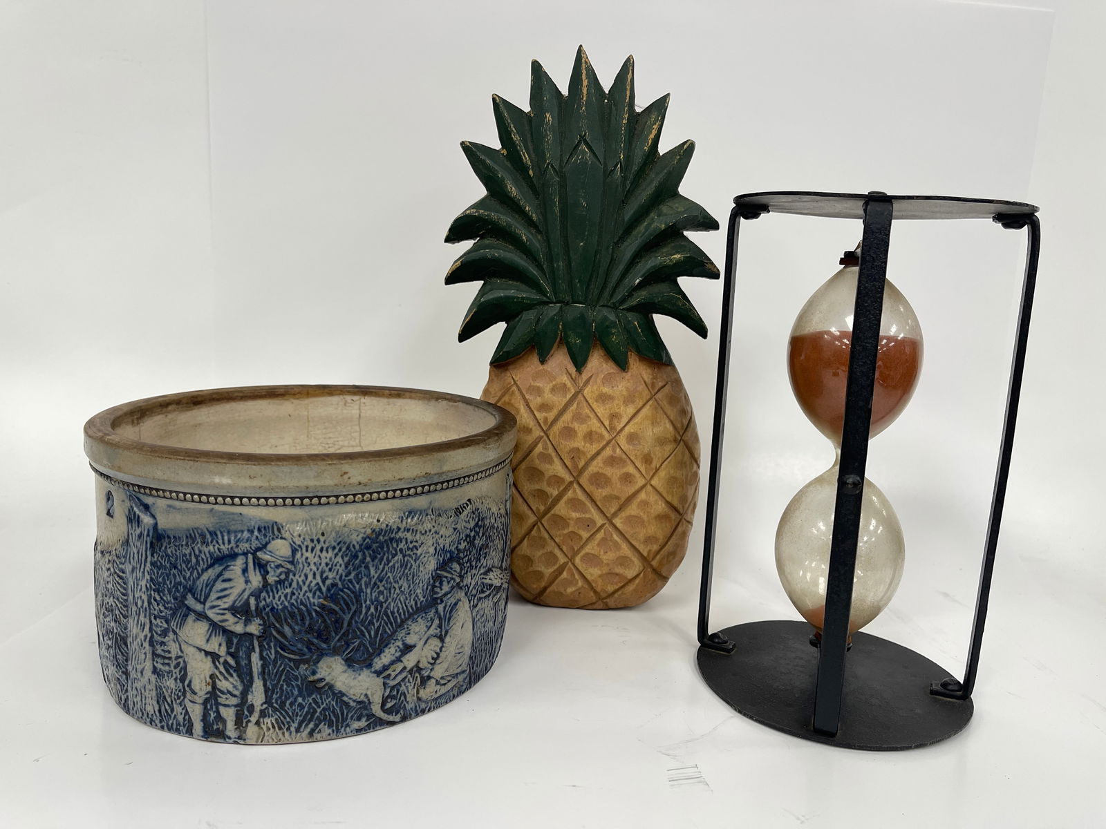 MISC. ITEMS PINEAPPLE: MISC. ITEMS PINEAPPLE, WOODEN PINEAPPLE, STONEWARE CROCK AS IS