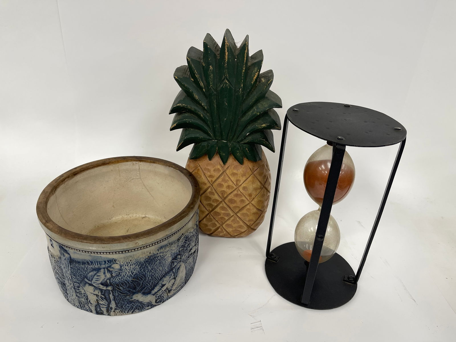 MISC. ITEMS PINEAPPLE - 3