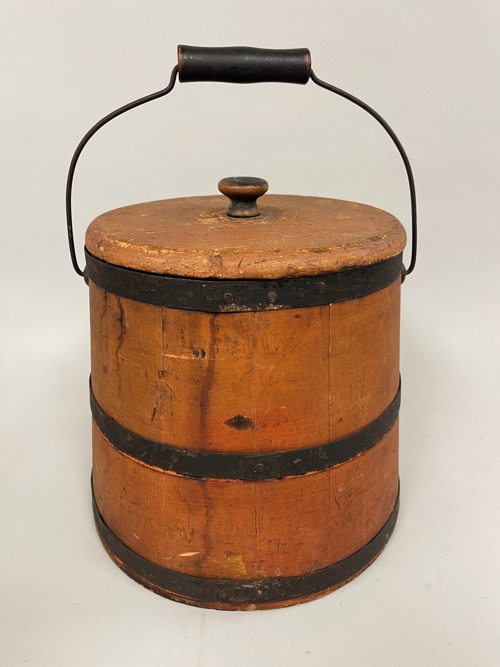 19TH C LIDDED BUCKET SALMON PAINT: 19TH C LIDDED BUCKET SALMON PAINT ,ORIGINAL COVER, ORIGINAL SALMON PAINT