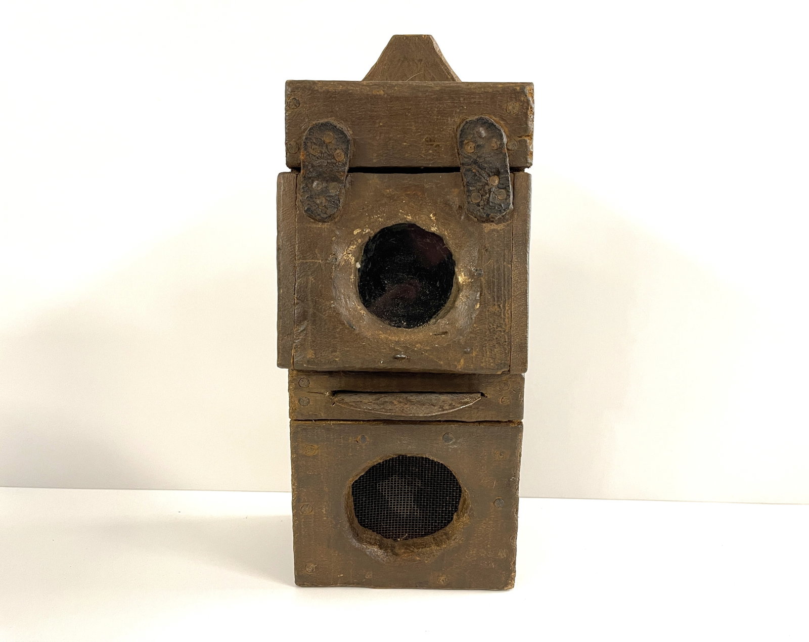 CIRCA 1890 WOODEN BEE BOX - 2