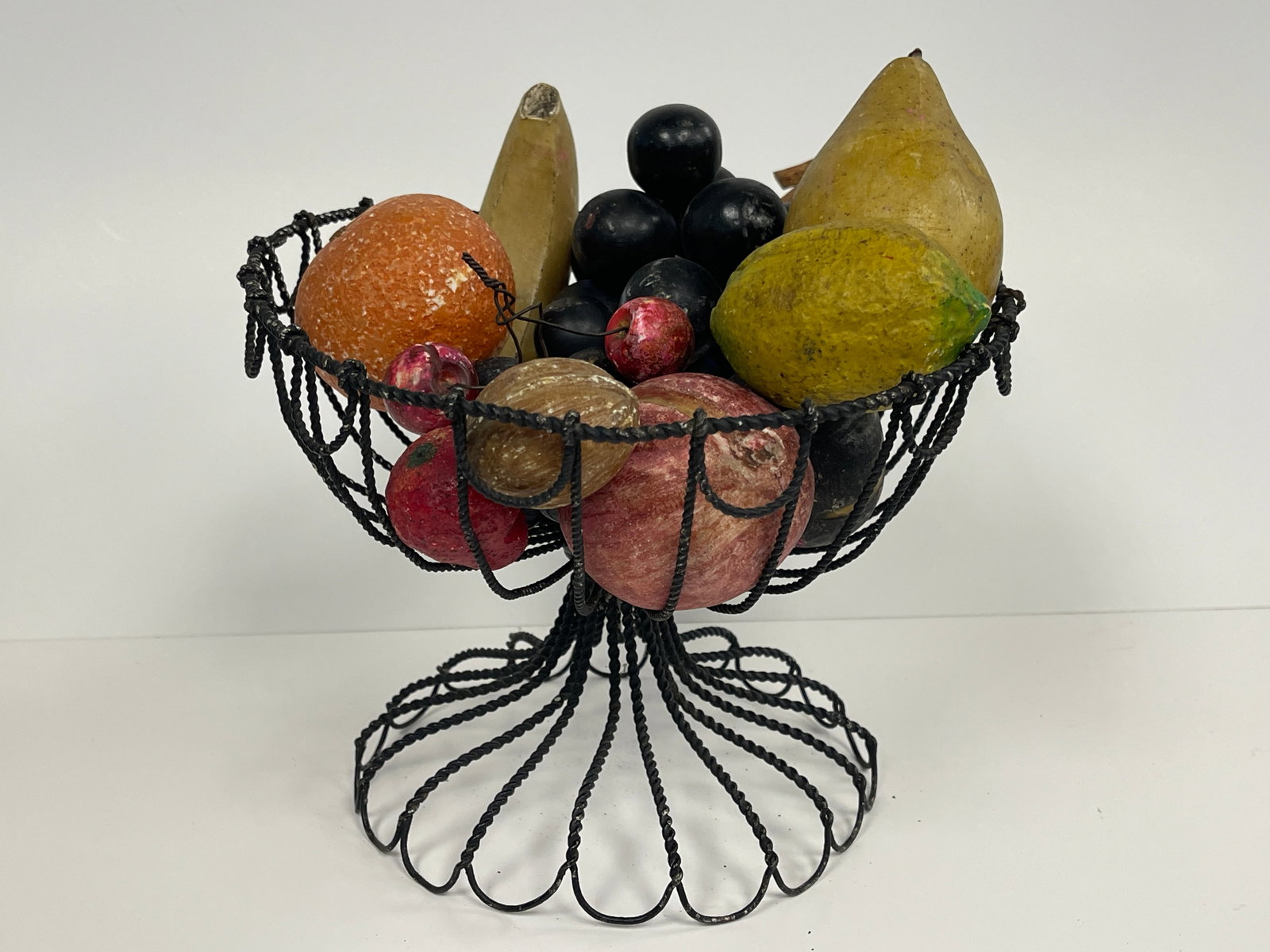WIRE BASKET WITH STONE FRUIT - 4