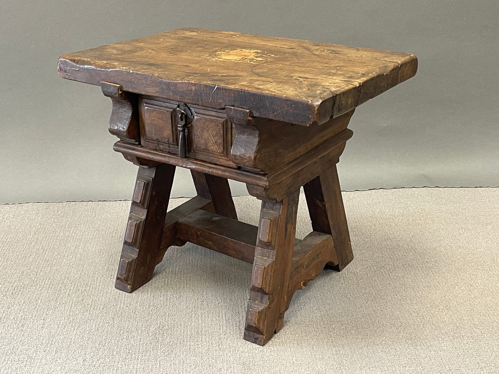 17THC SPLAY LEGGED JOINT STOOL - 4