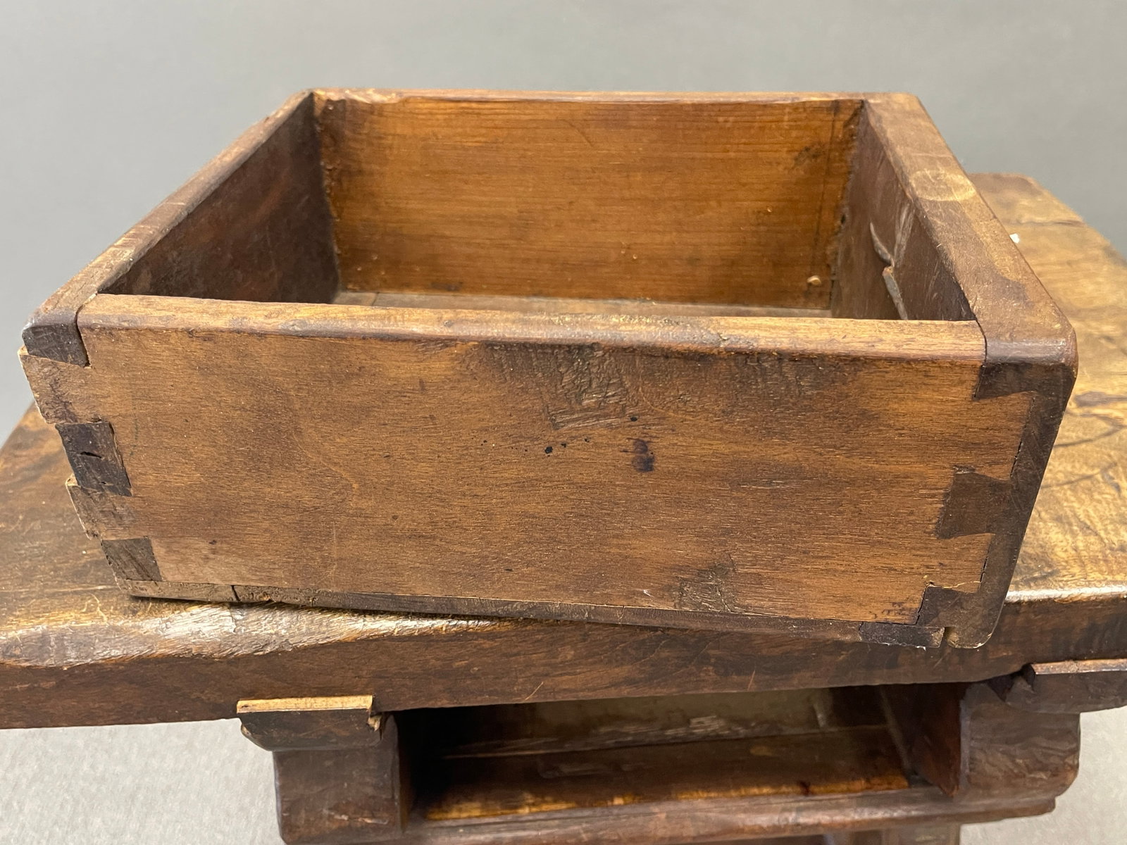 17THC SPLAY LEGGED JOINT STOOL - 6