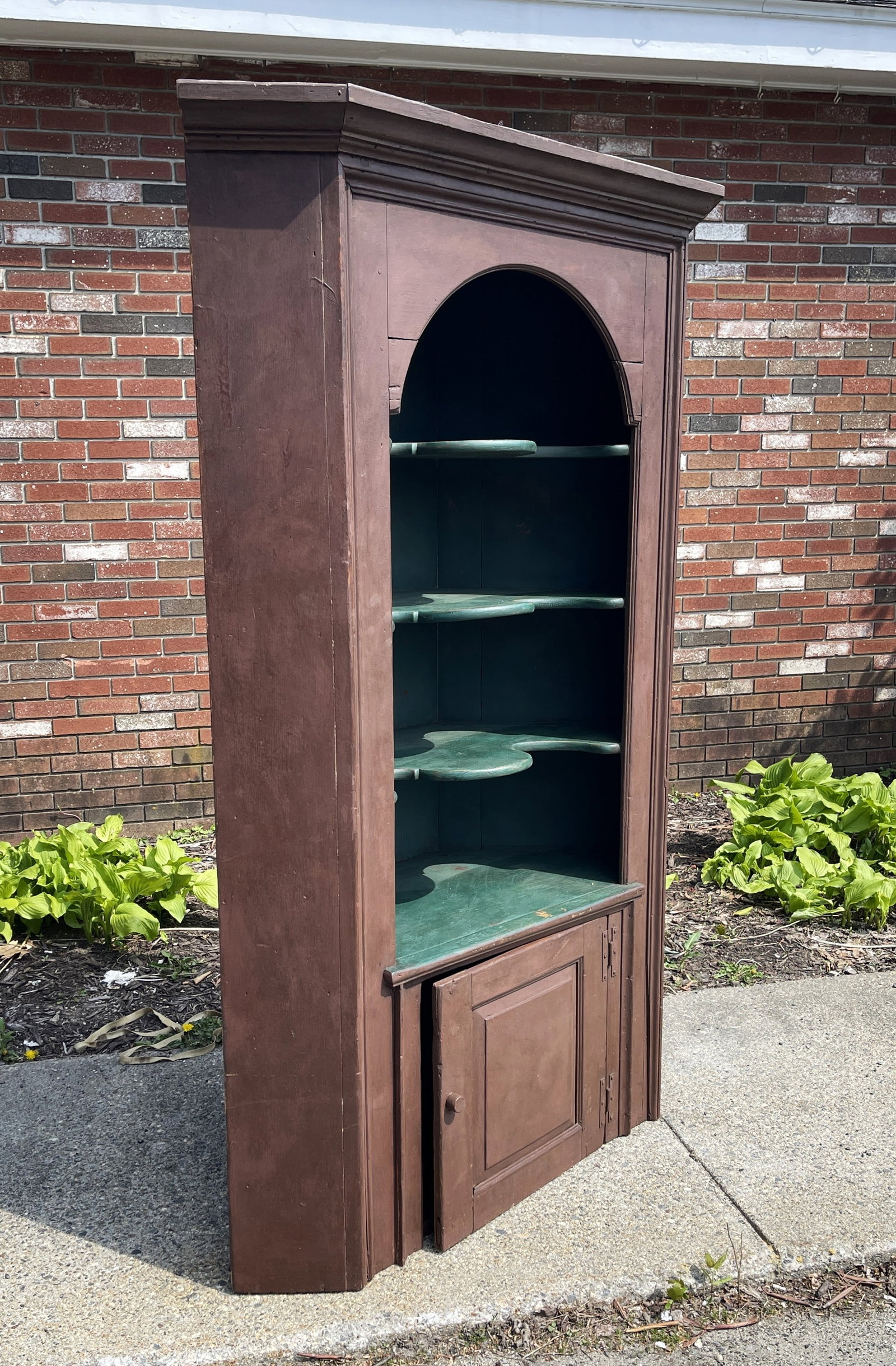 PAINTED ARCHED CORNER CUPBOARD - 5