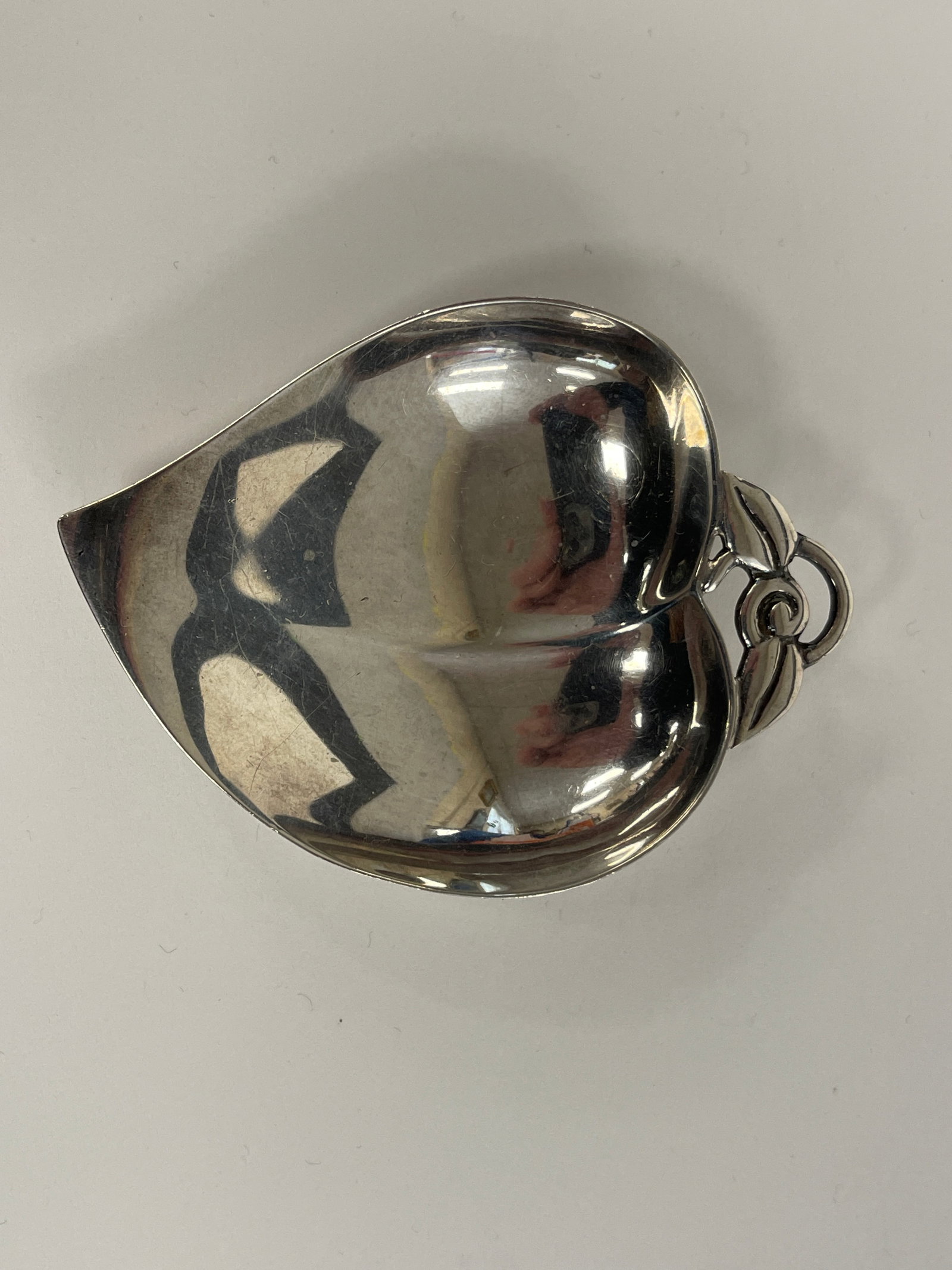 TIFFANY STERLING HEART SHAPED NUT DISH: TIFFANY STERLING HEART SHAPED NUT DISH