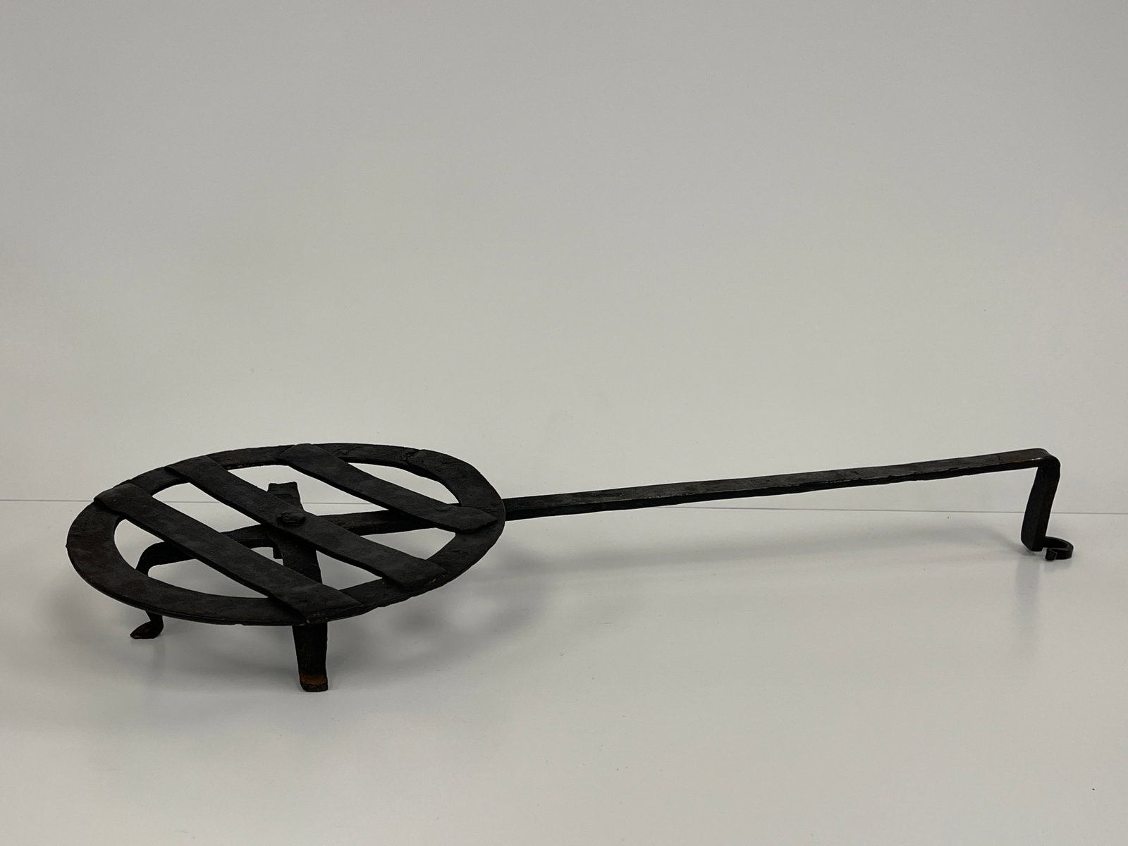 UNUSUALLY SMALL FORGED ROTATING BROILER (1 of 4)