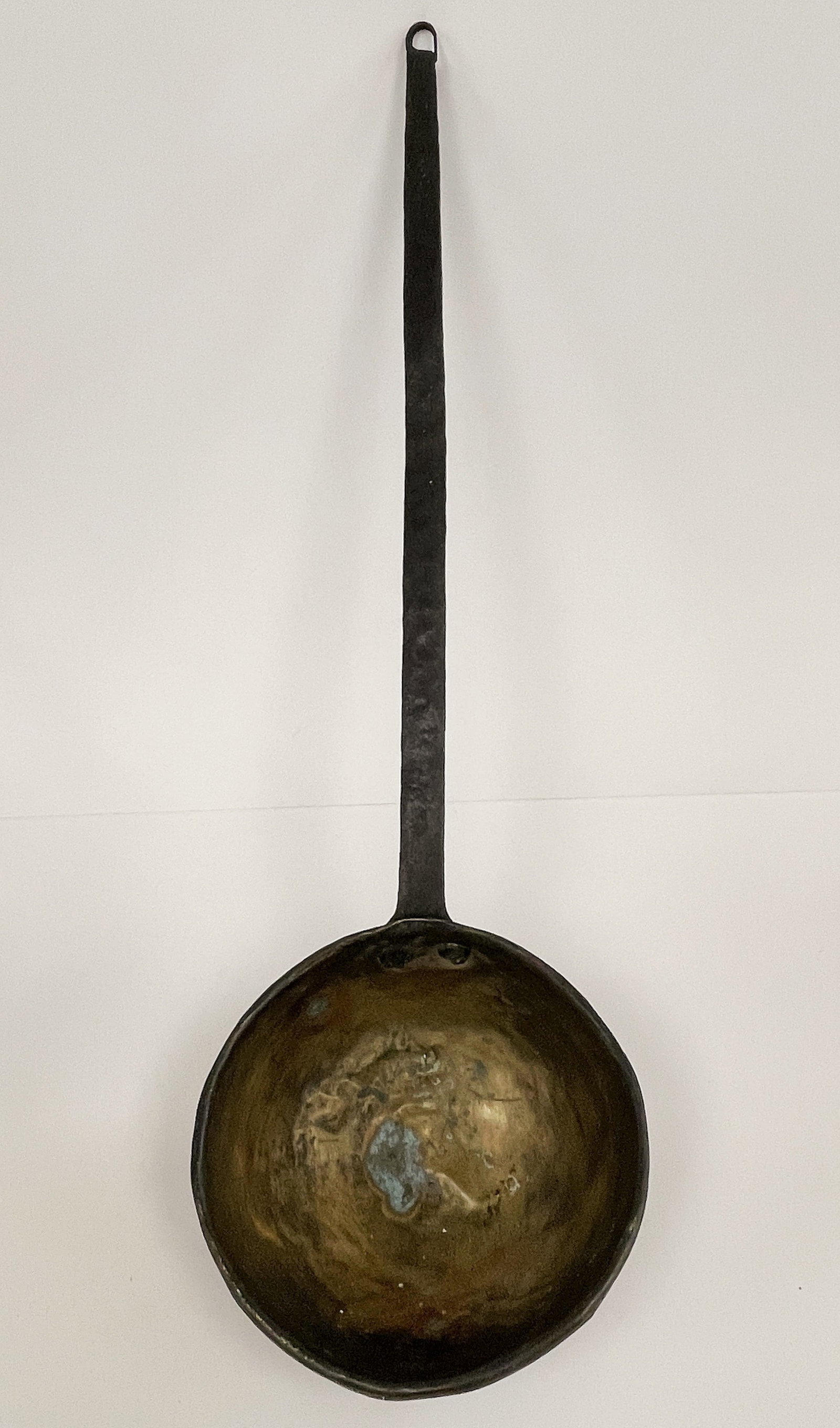 OLD CAULDRON LADLE W/ BRASS BOWL & FORGED IRON HANDLE: OLD CAULDRON LADLE W/ BRASS BOWL & FORGED IRON HANDLE 28"