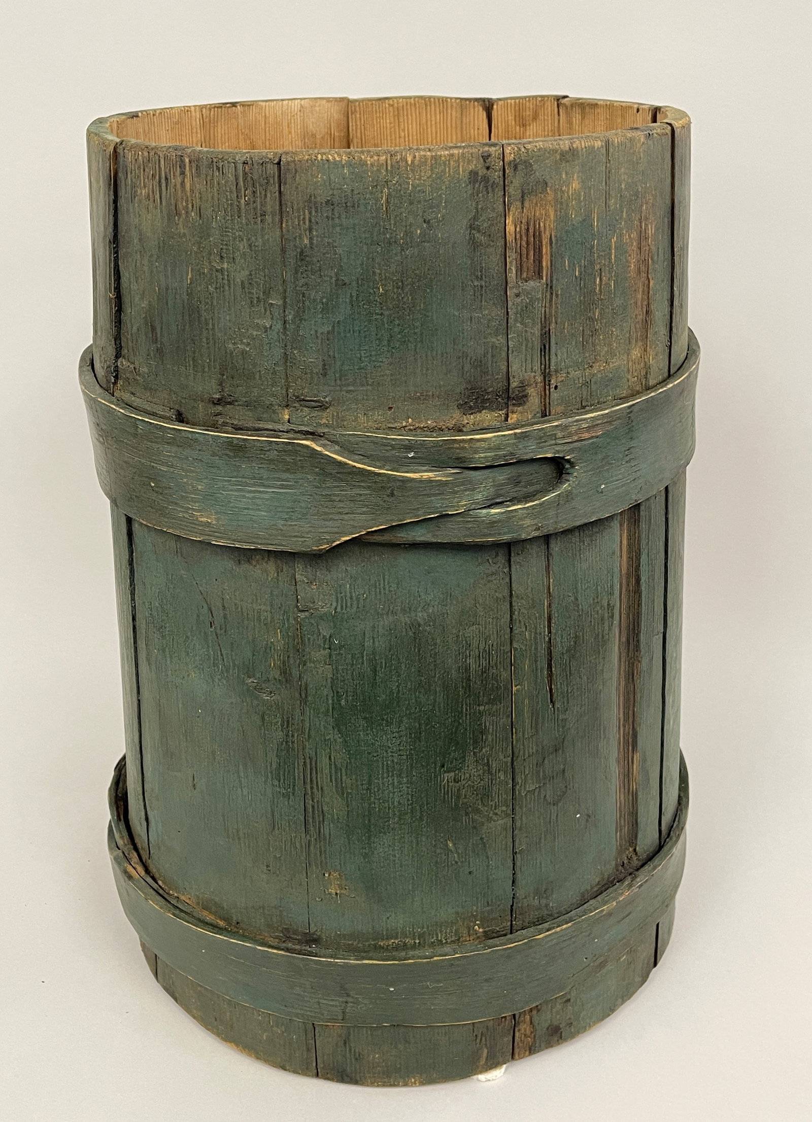 HUGE WOODEN LAP BANDED , STORAGE CONTAINER (1 of 4)