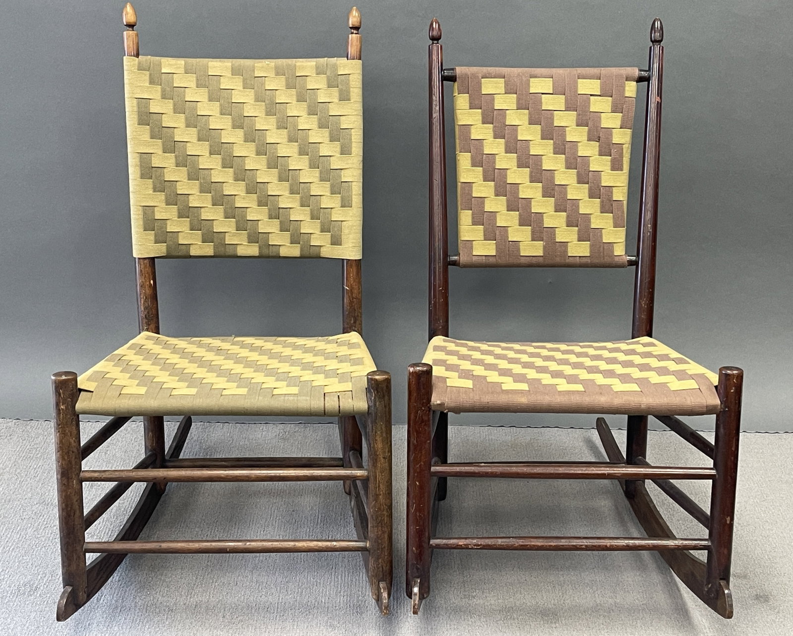 PAIR OF SHAKER ROCKING CHAIRS: PAIR OF SHAKER ROCKING CHAIRS, TAPED SEATS, 28 X 16S