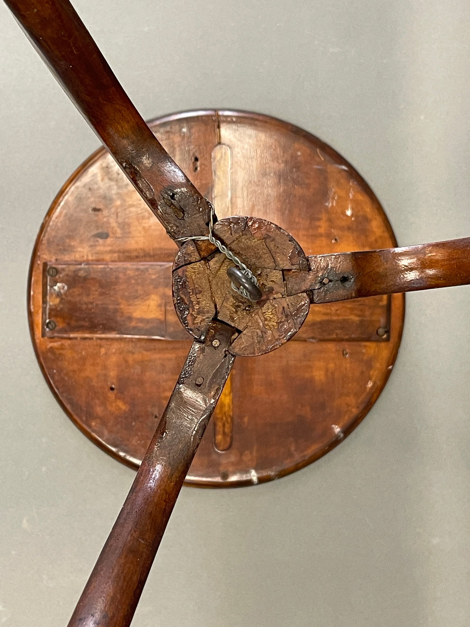 FINE 18TH C QA CANDLESTAND MAPLE - 3