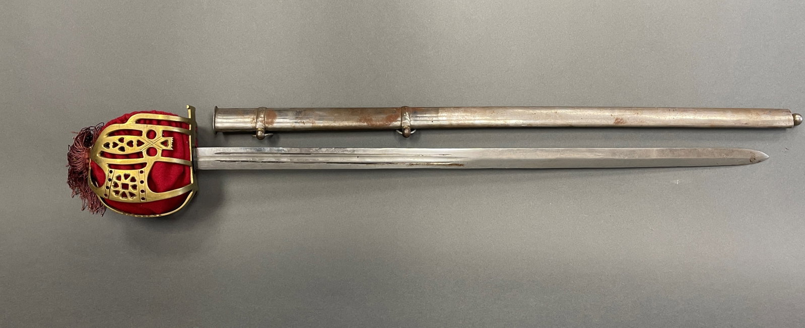 BRASS GUARD SCOTTISH BASKET HILTED SWORD (1 of 5)