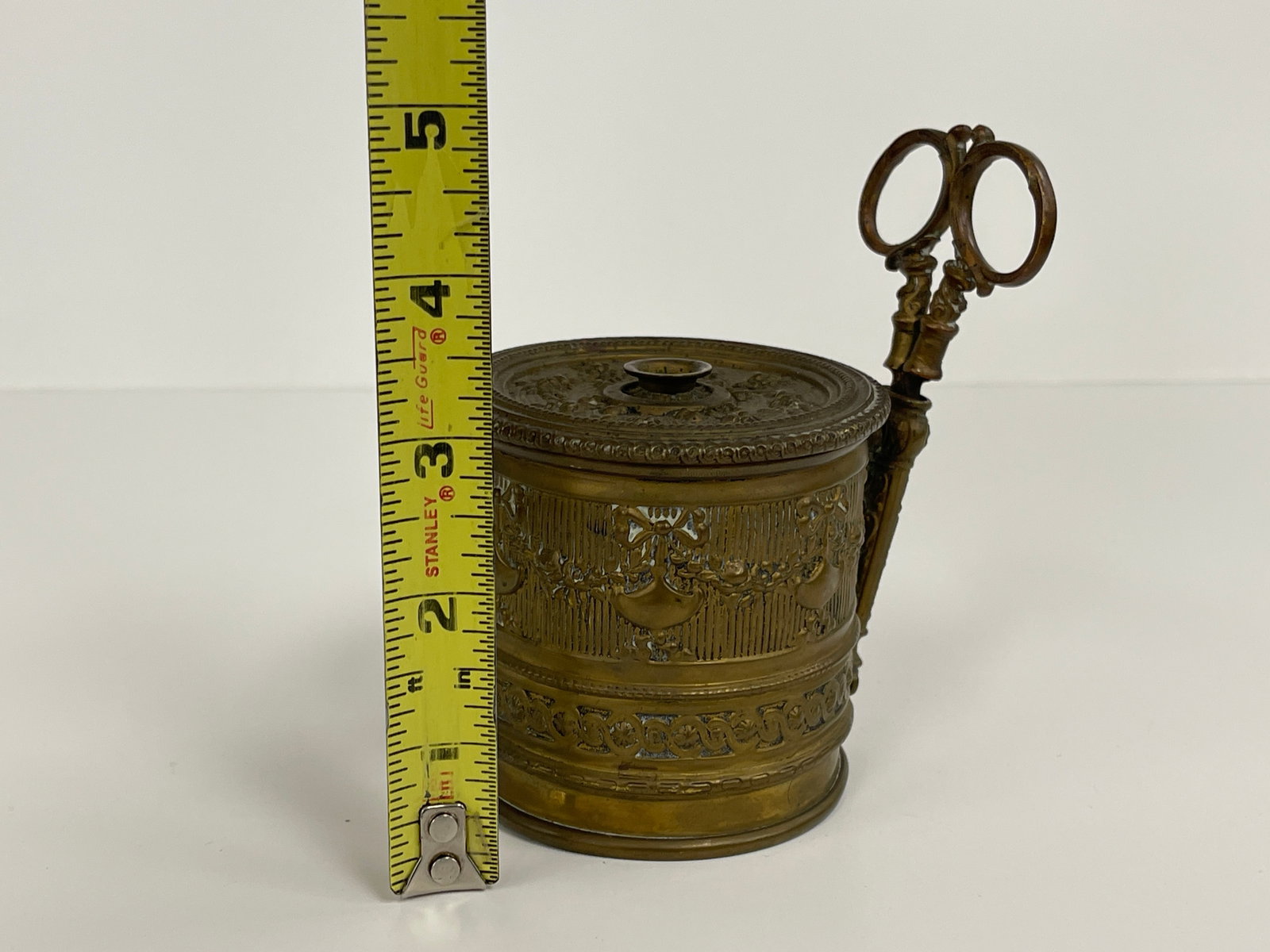 EMBOSSED BRASS STRING HOLDER W/ ORIGINAL SCISSORS - 5