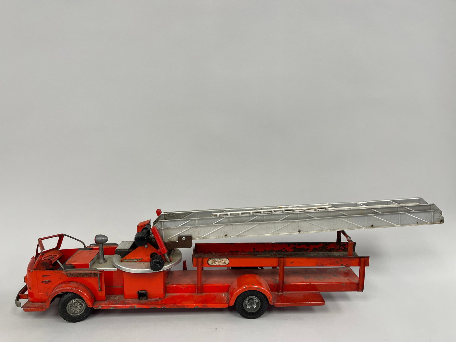 BIG TOY FIRE ENGINE W/ RAISING LADDER BY MODEL TOYS (1 of 5)