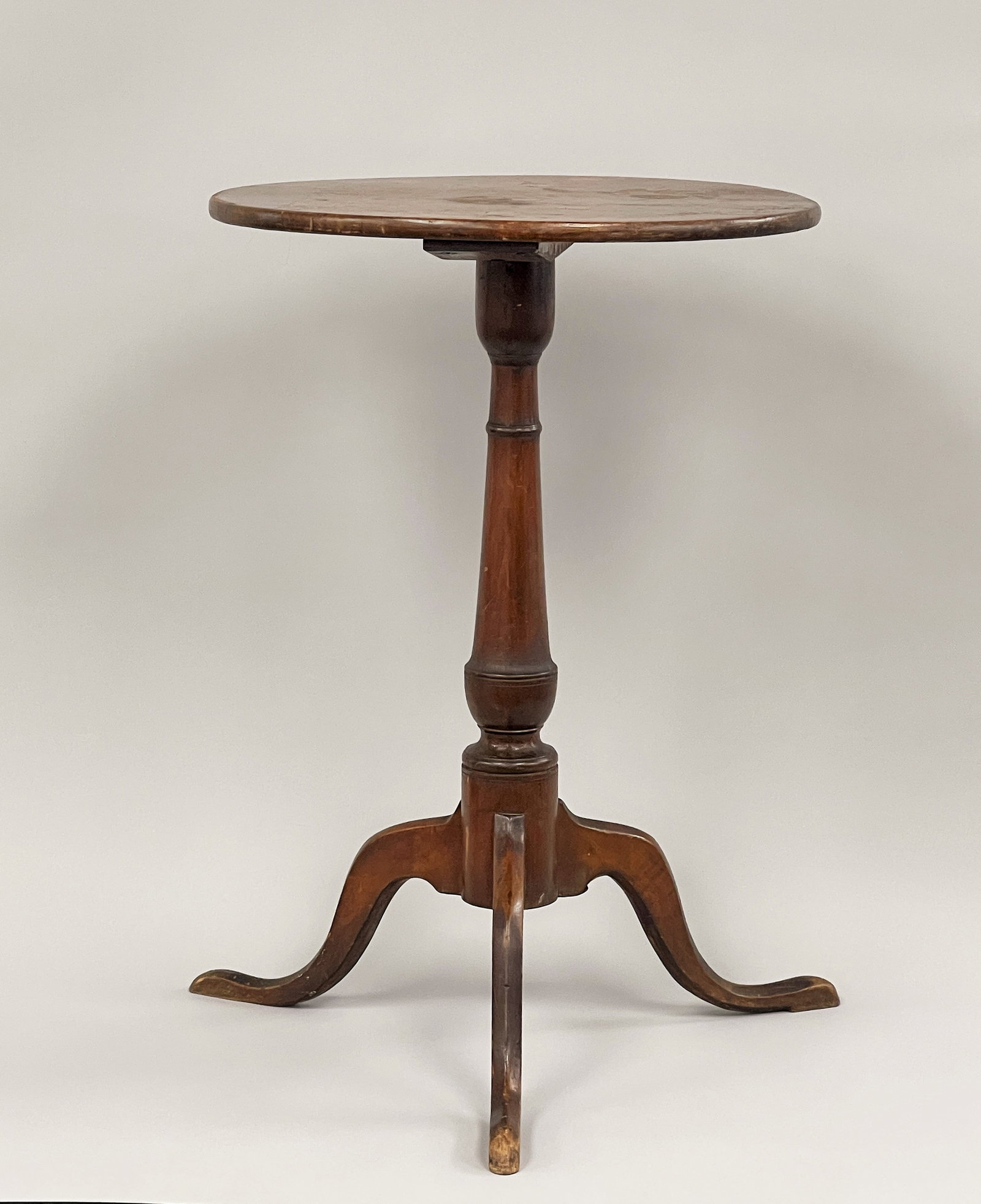 NORTH SHORE MASS ROUND QUEEN ANNE CANDLE STAND IN CHERRY (1 of 6)