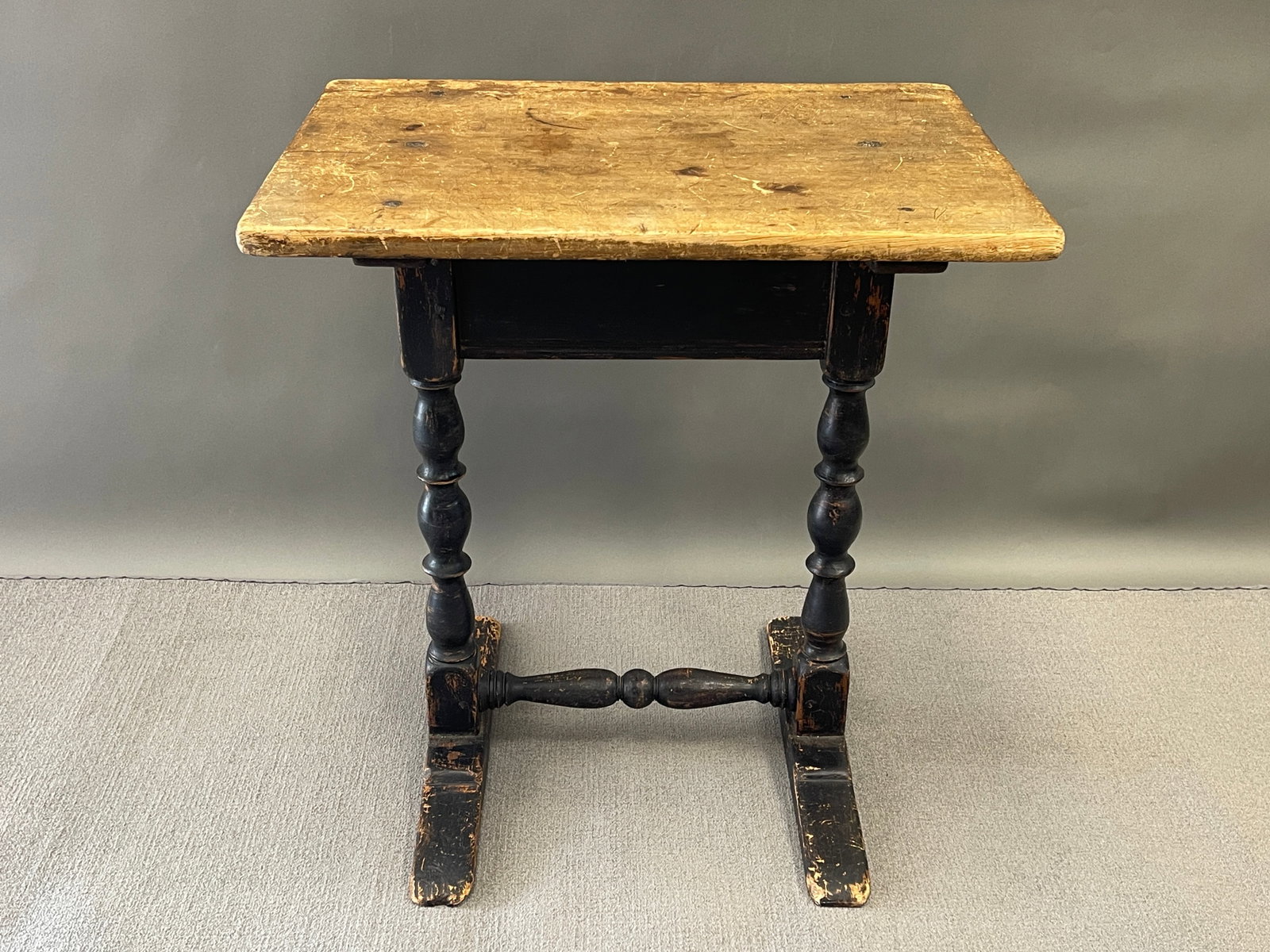 EARLY 18TH C AMERICAN PILGRIM TRESTLE SIDE TABLE (1 of 11)