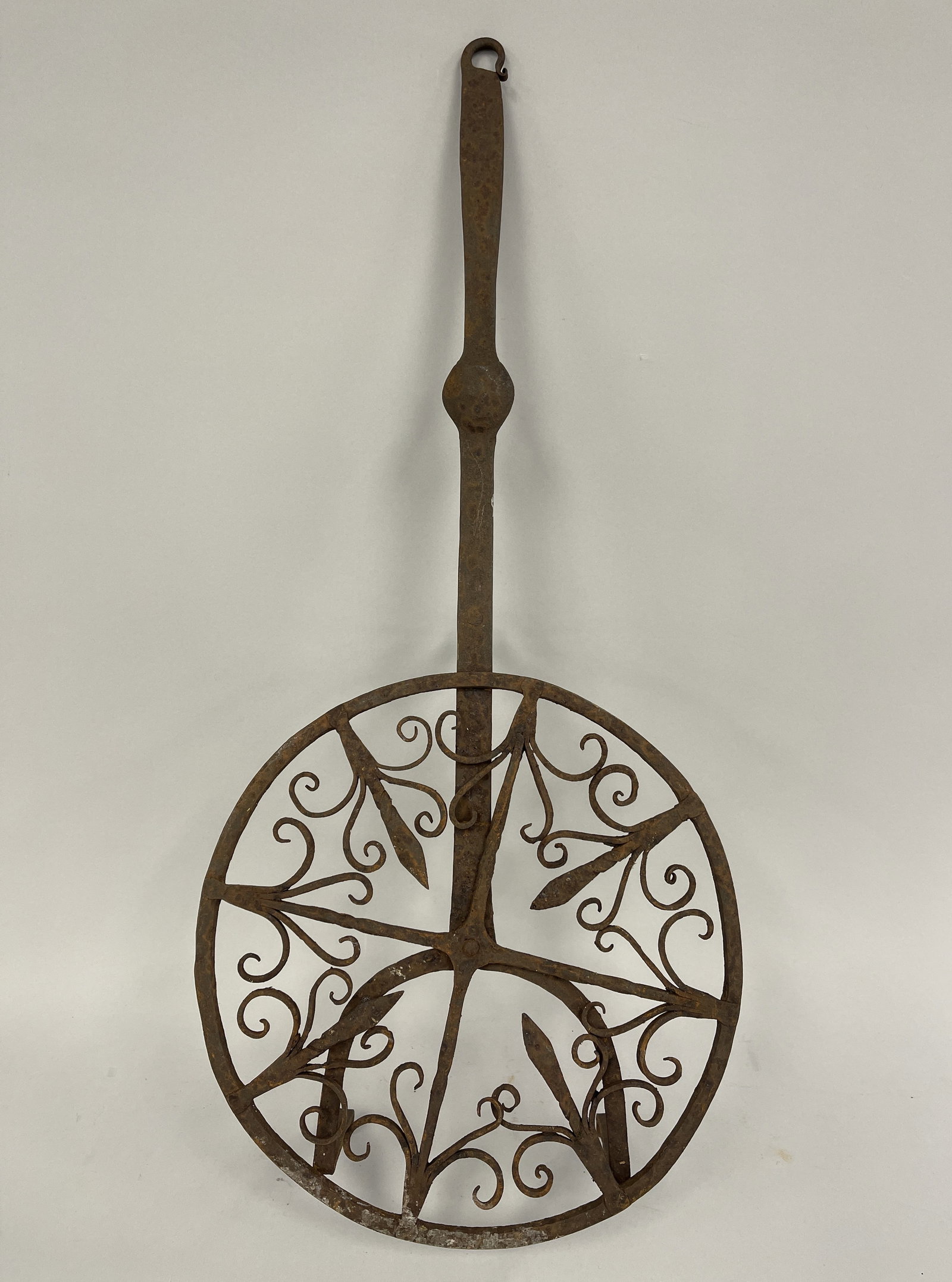 18TH C WROUGHT IRON ROTATING BROILER (1 of 3)